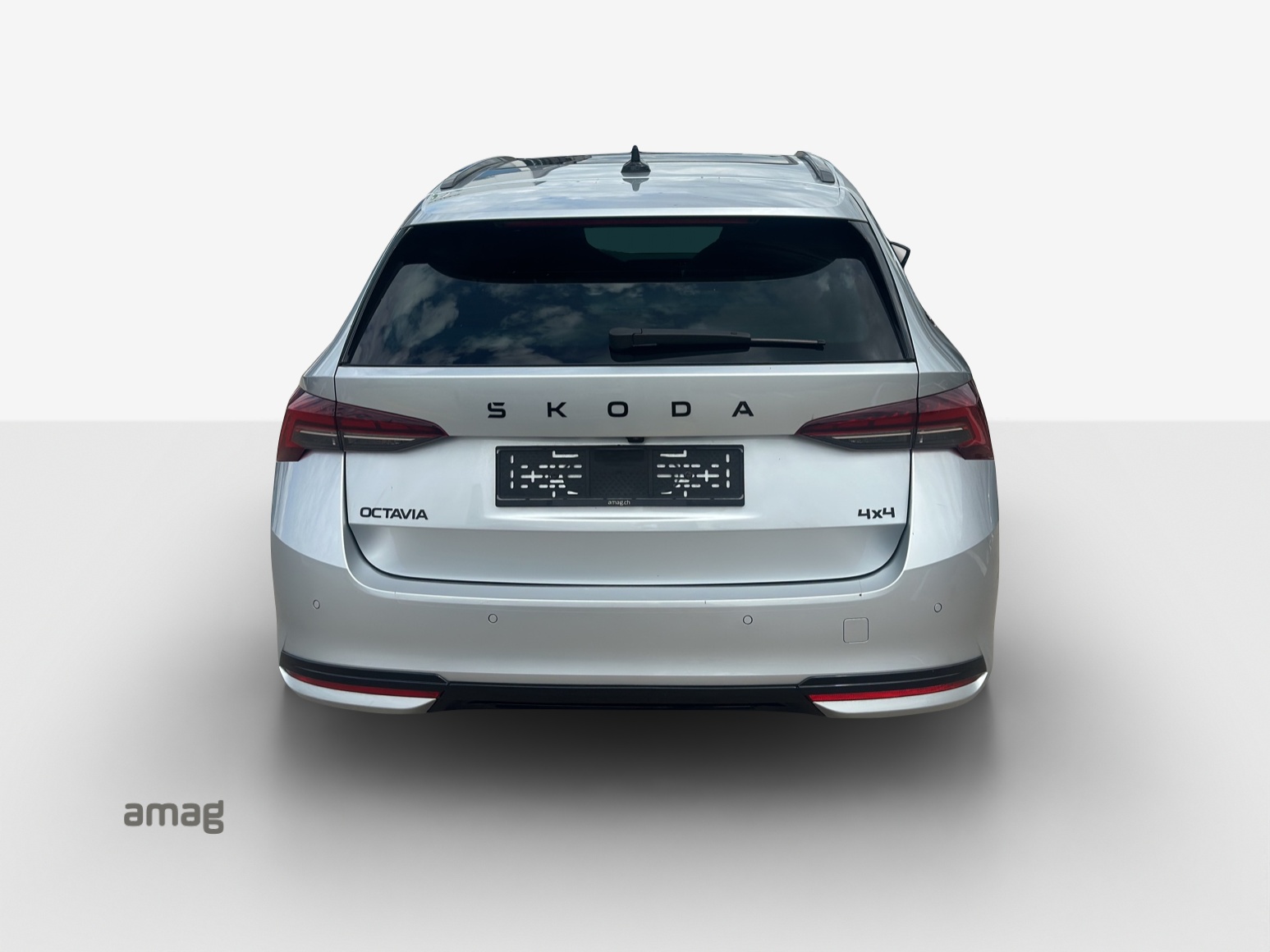 SKODA Octavia Combi 2.0 TSI DSG Selection 4x4-image-3