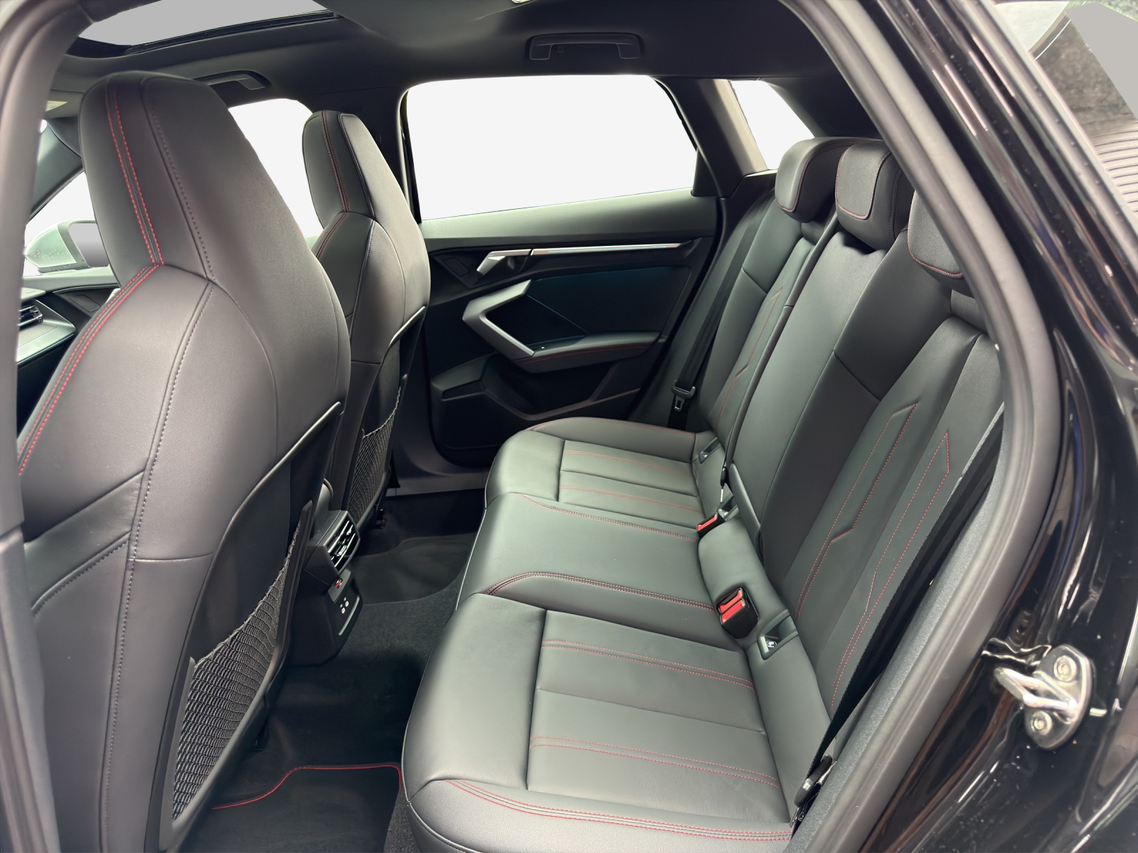 AUDI S3 Sportback TFSI quattro S-tronic-image-11