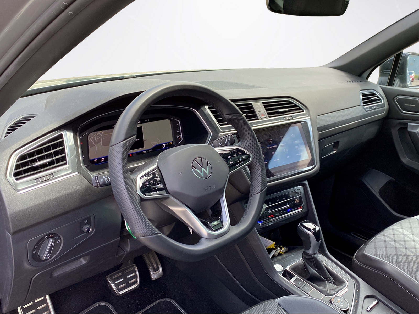 VW Tiguan Allspace 2.0TSI R-Line 4Motion DSG-image-3