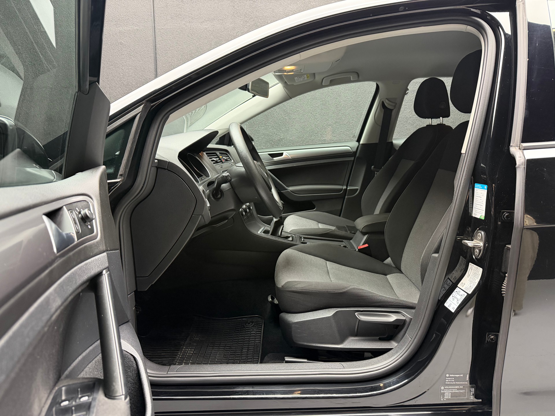 VW Golf 1.6 TDI Comfortline • ab MfK-image-4