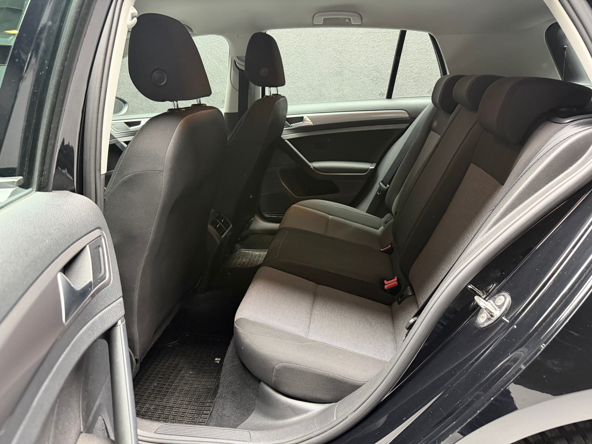 VW Golf 1.6 TDI Comfortline • ab MfK-image-10
