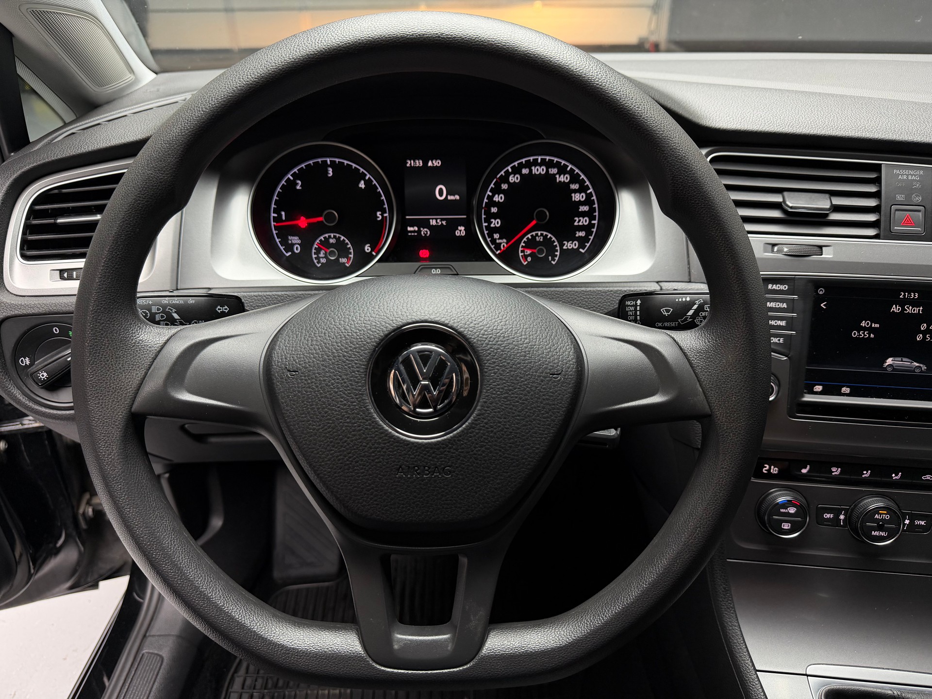 VW Golf 1.6 TDI Comfortline • ab MfK-image-12