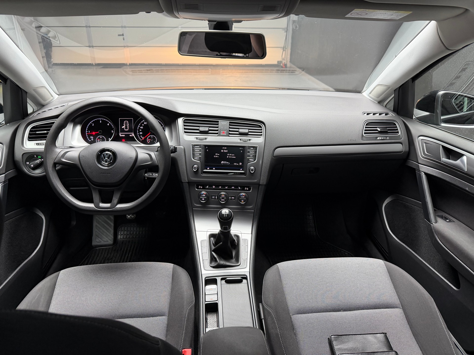 VW Golf 1.6 TDI Comfortline • ab MfK-image-6