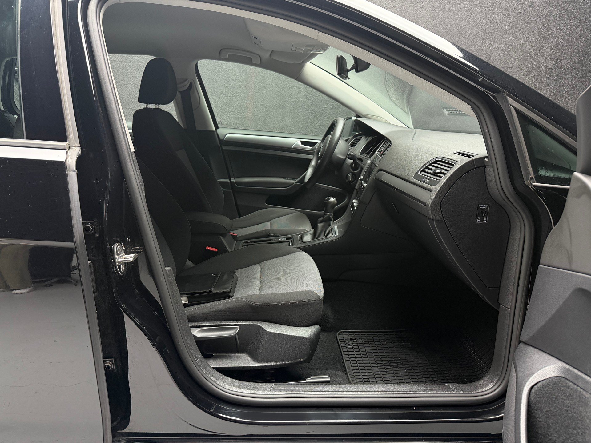 VW Golf 1.6 TDI Comfortline • ab MfK-image-7