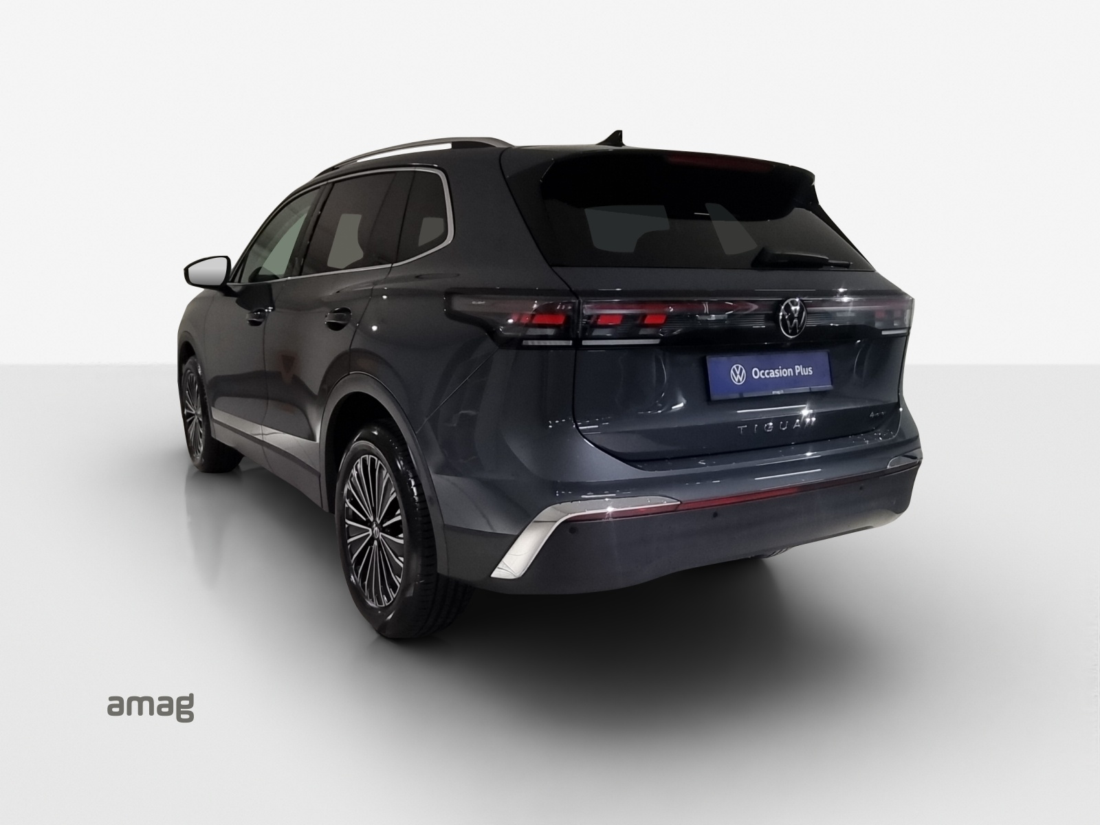 VW Tiguan 2.0 TSI DSG Elegance 4Motion-image-2