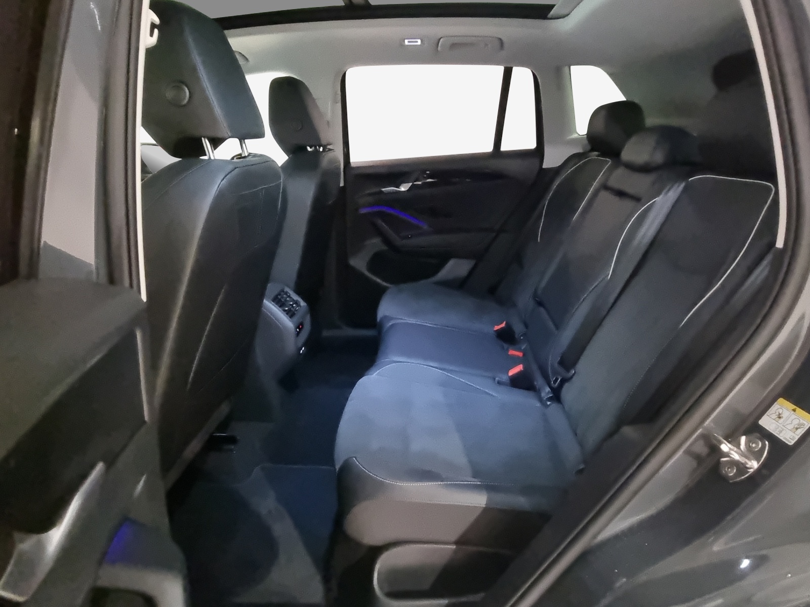 VW Tiguan 2.0 TSI DSG Elegance 4Motion-image-11