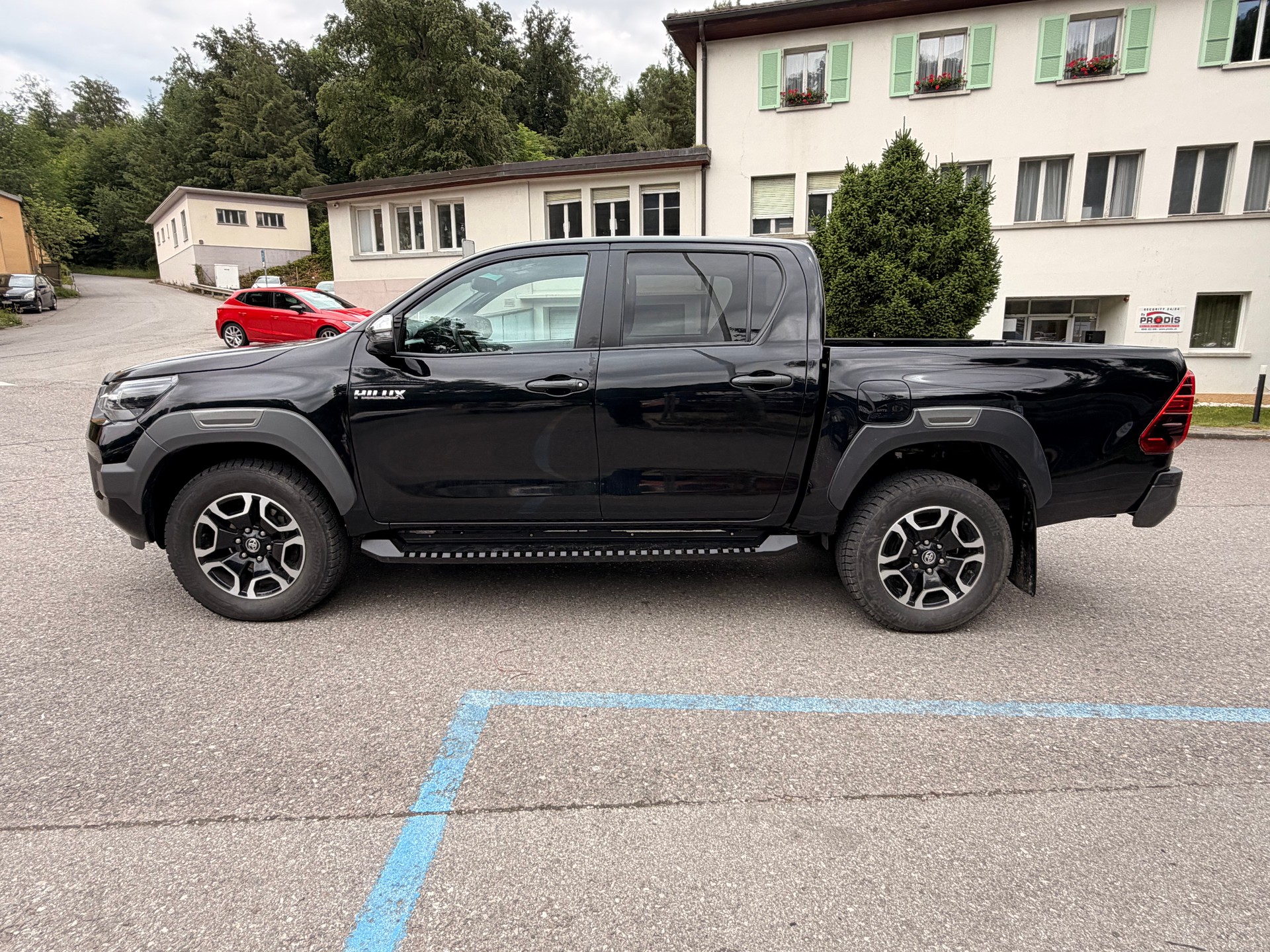TOYOTA Hilux 2.8D-4D Style Double Cab 4x4 A-image-2