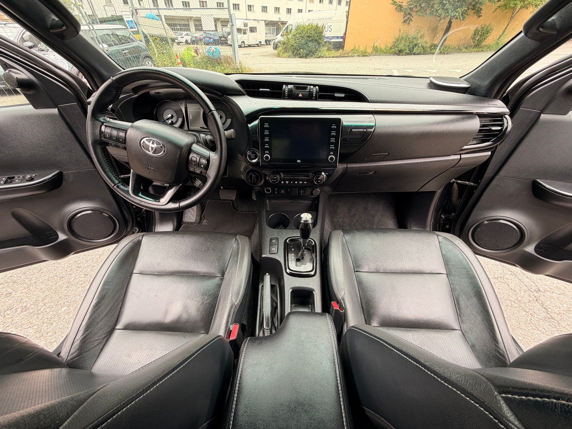 TOYOTA Hilux 2.8D-4D Style Double Cab 4x4 A-image-22