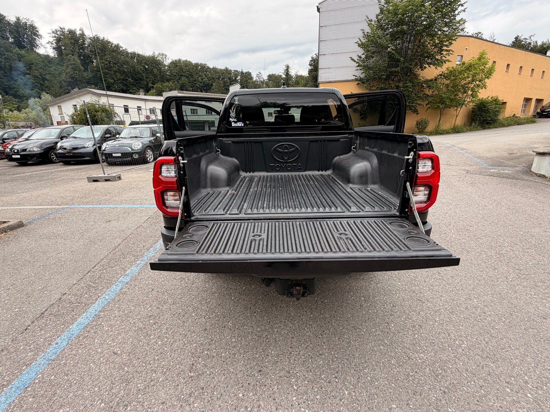 TOYOTA Hilux 2.8D-4D Style Double Cab 4x4 A-image-18