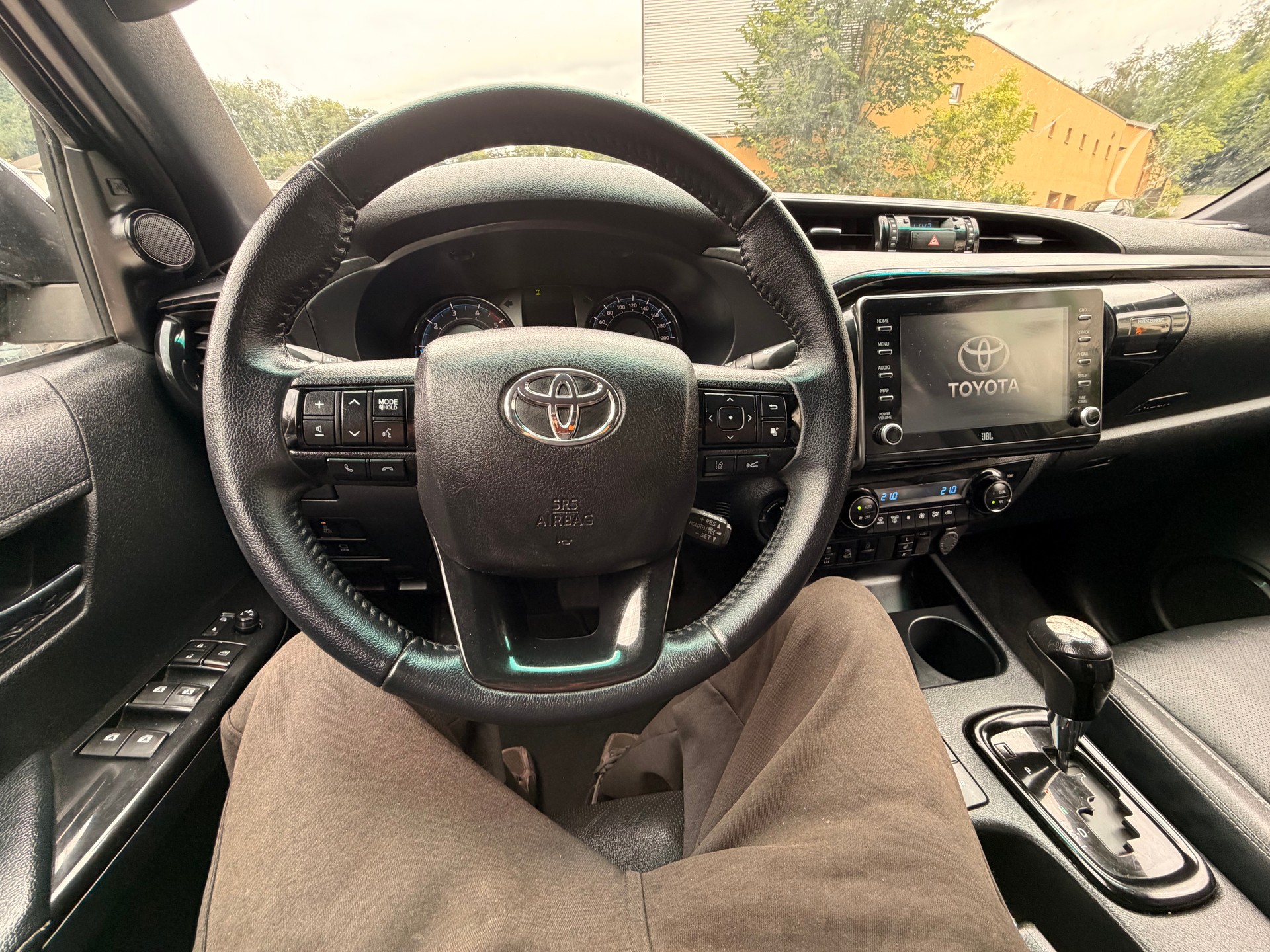 TOYOTA Hilux 2.8D-4D Style Double Cab 4x4 A-image-28