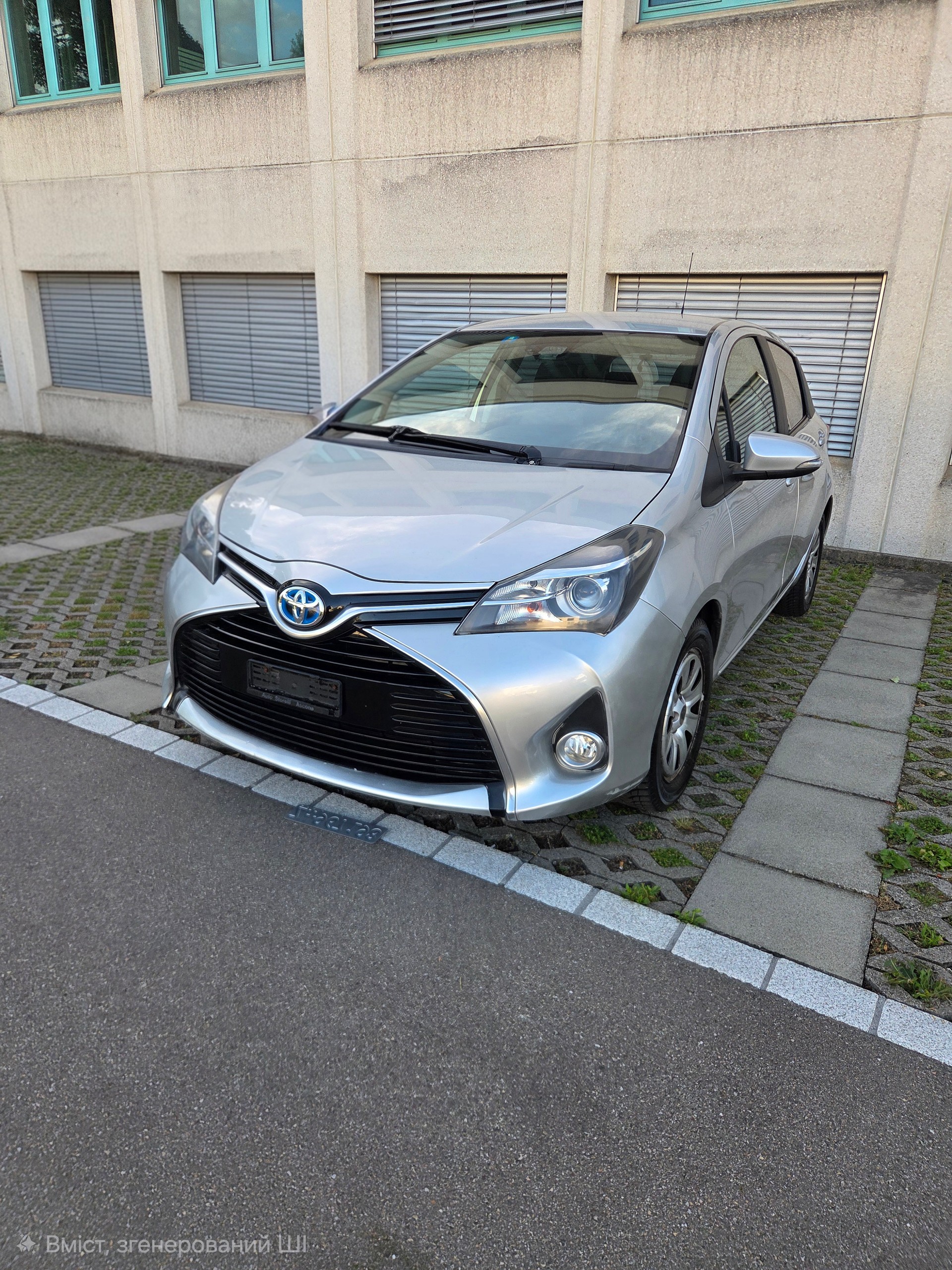 TOYOTA Yaris 1.5 VVT-i Hybrid Luna e-CVT-image-0
