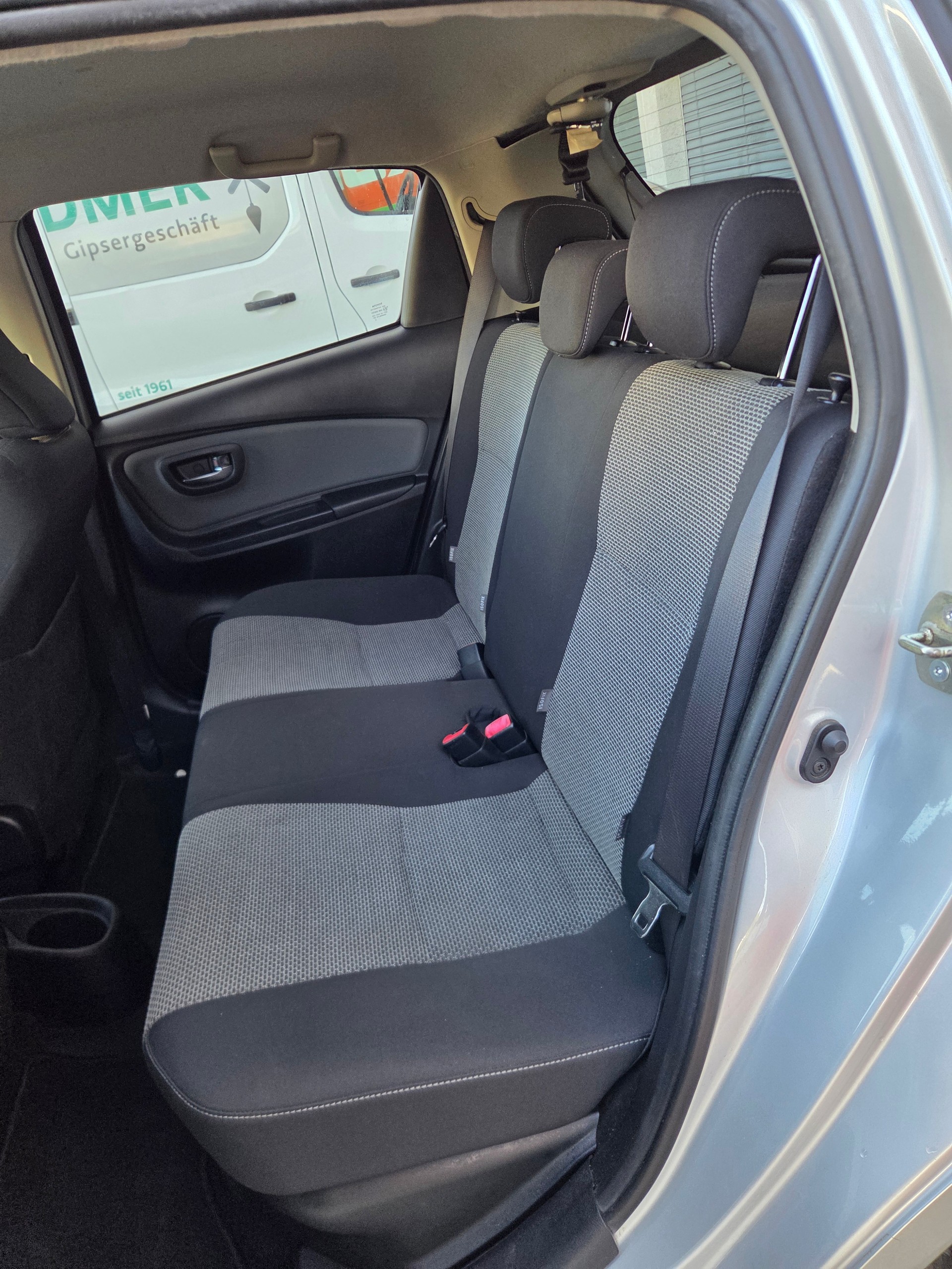 TOYOTA Yaris 1.5 VVT-i Hybrid Luna e-CVT-image-11