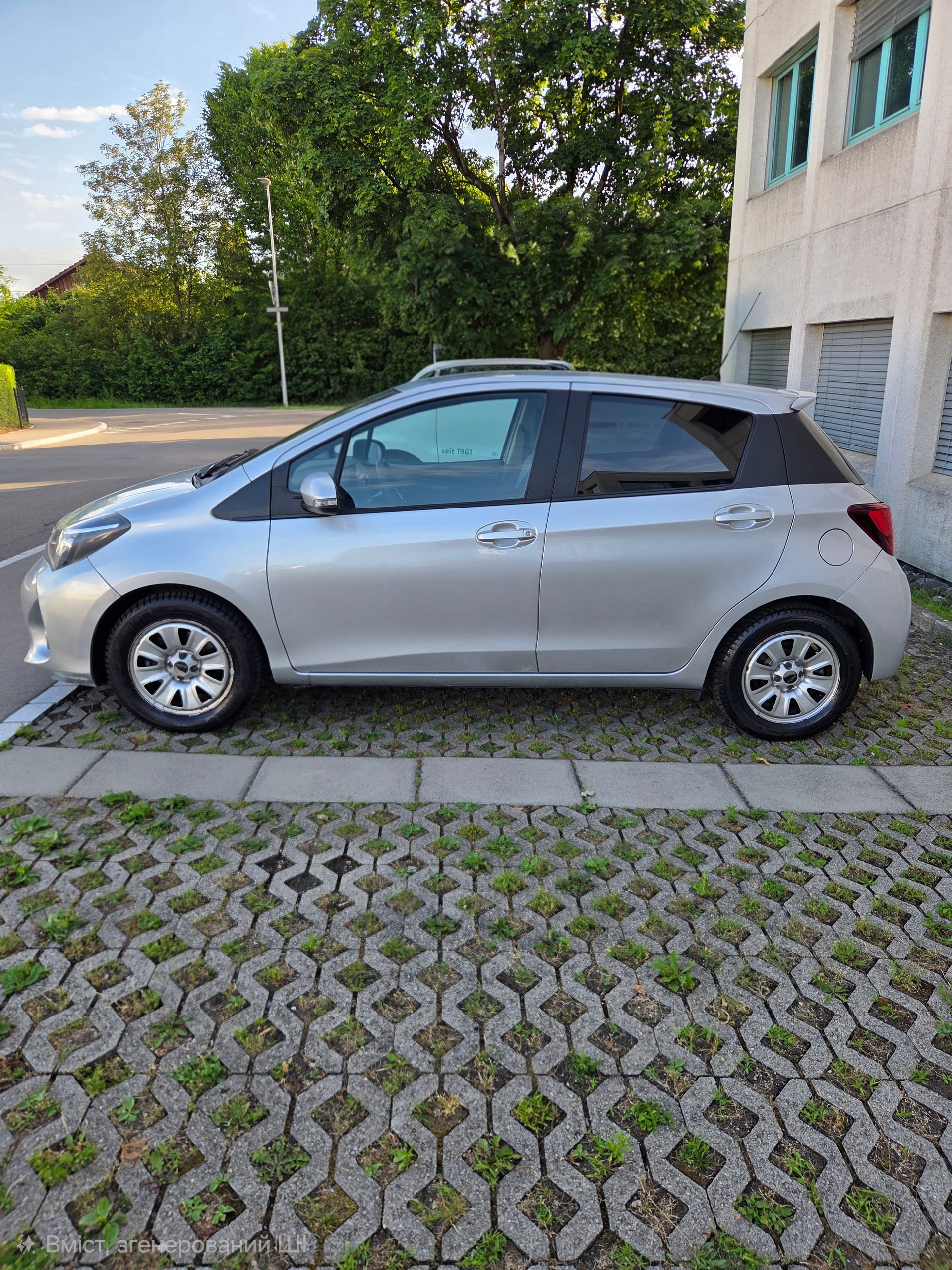 TOYOTA Yaris 1.5 VVT-i Hybrid Luna e-CVT-image-6