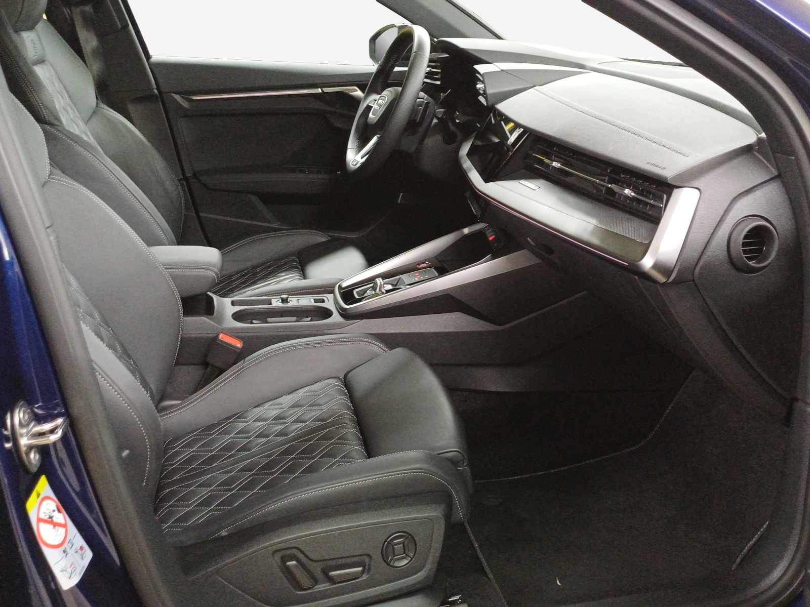 AUDI S3 Sportback 2.0 TFSI quattro S-tronic-image-13