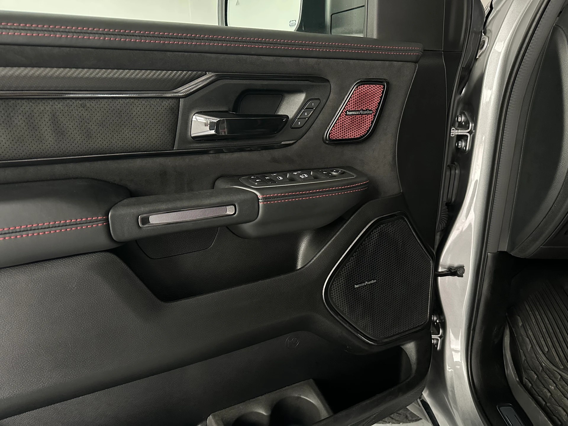 DODGE RAM 1500 TRX LEVEL 2-image-8