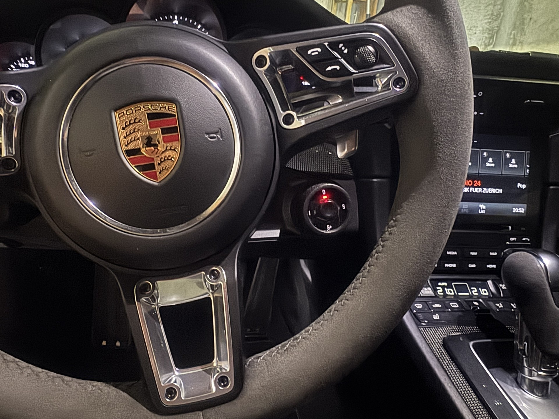 PORSCHE 3.0 Carrera GTS PDK-image-4