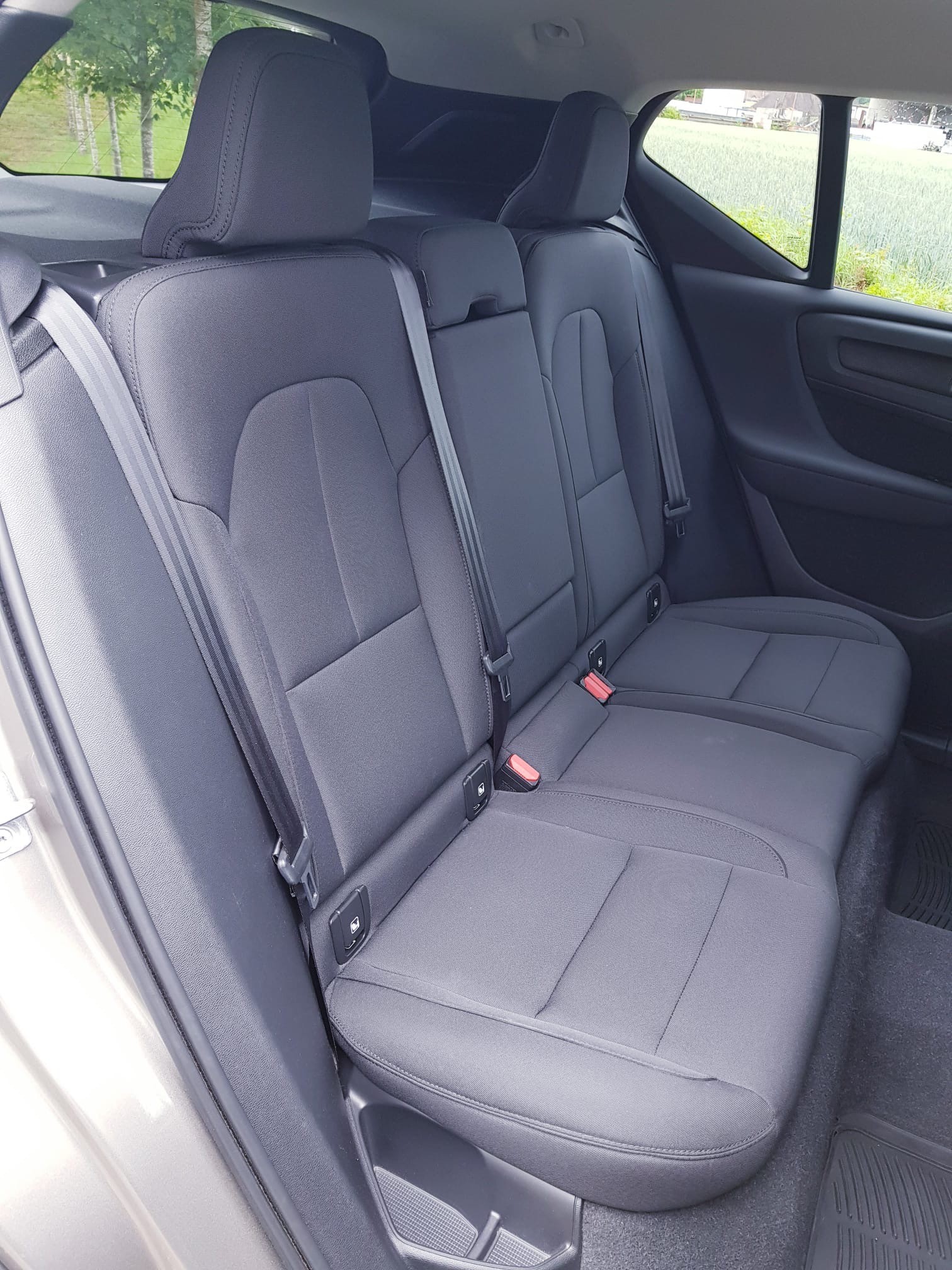 VOLVO XC40 B4 Benzin Mild Hybrid Momentum Geartronic-image-15