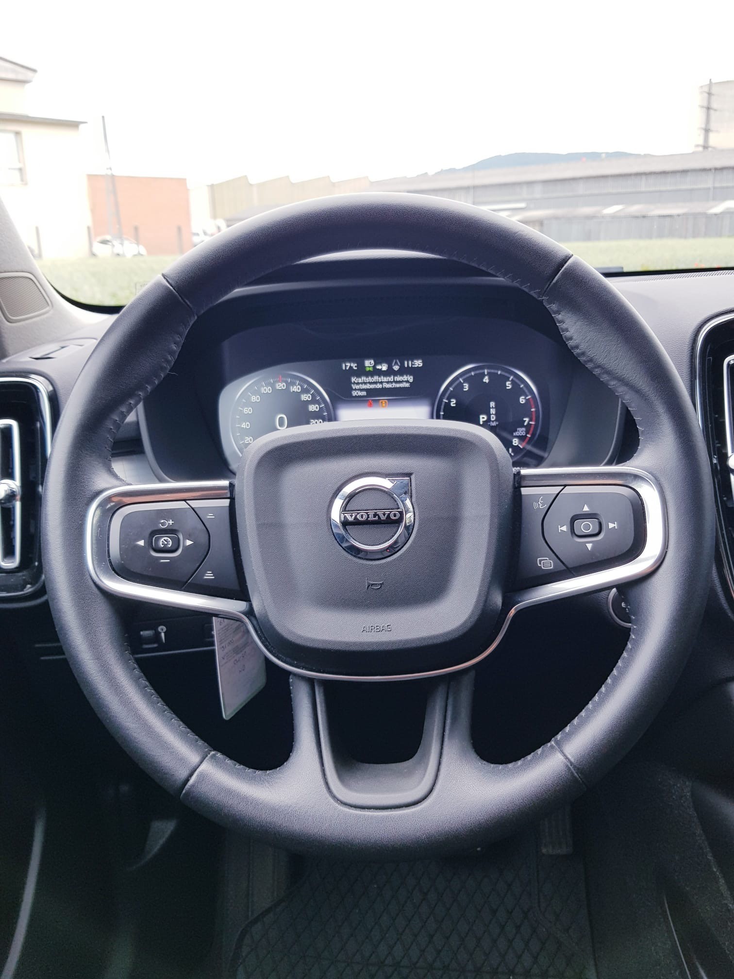 VOLVO XC40 B4 Benzin Mild Hybrid Momentum Geartronic-image-12