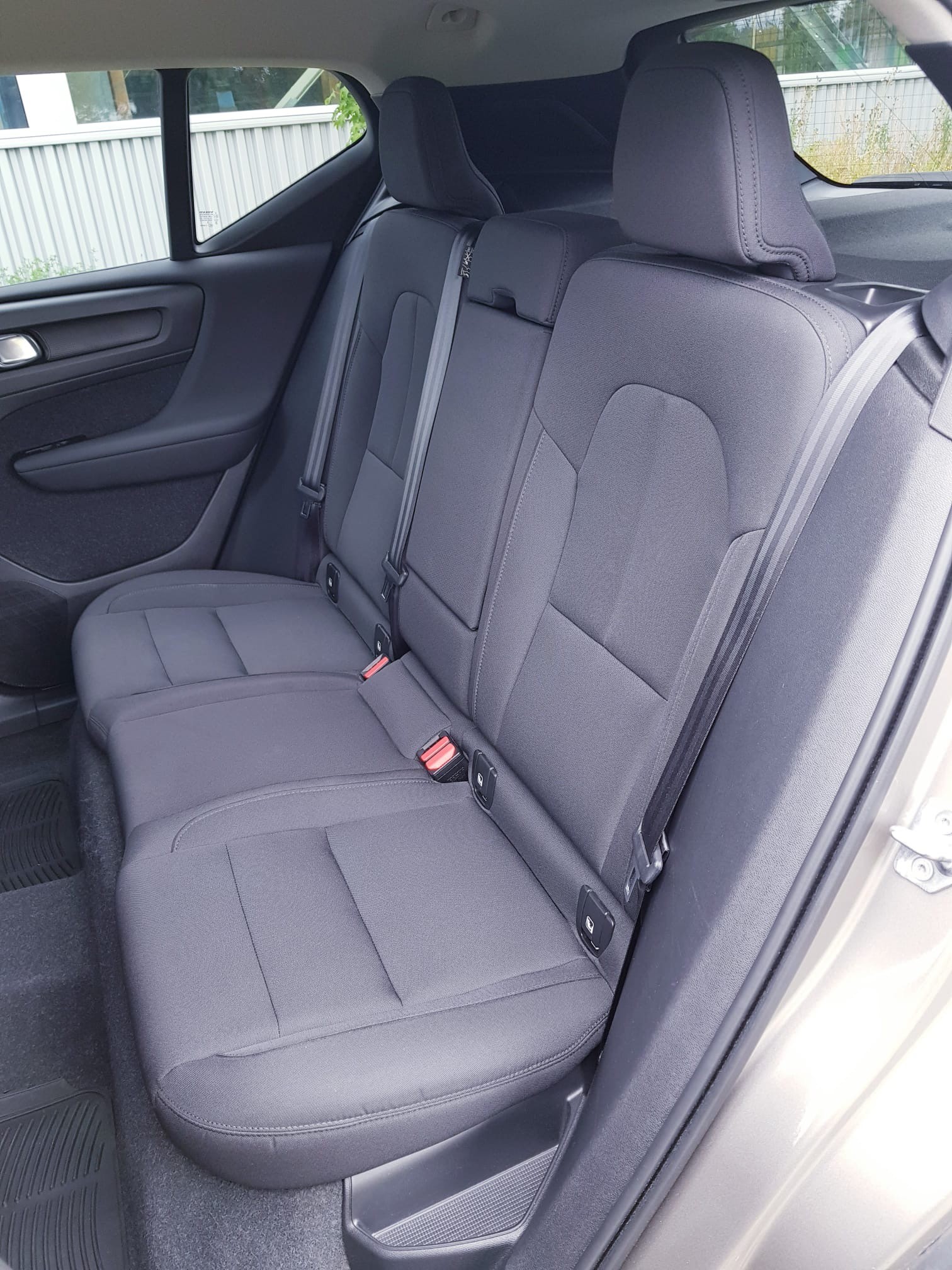 VOLVO XC40 B4 Benzin Mild Hybrid Momentum Geartronic-image-11