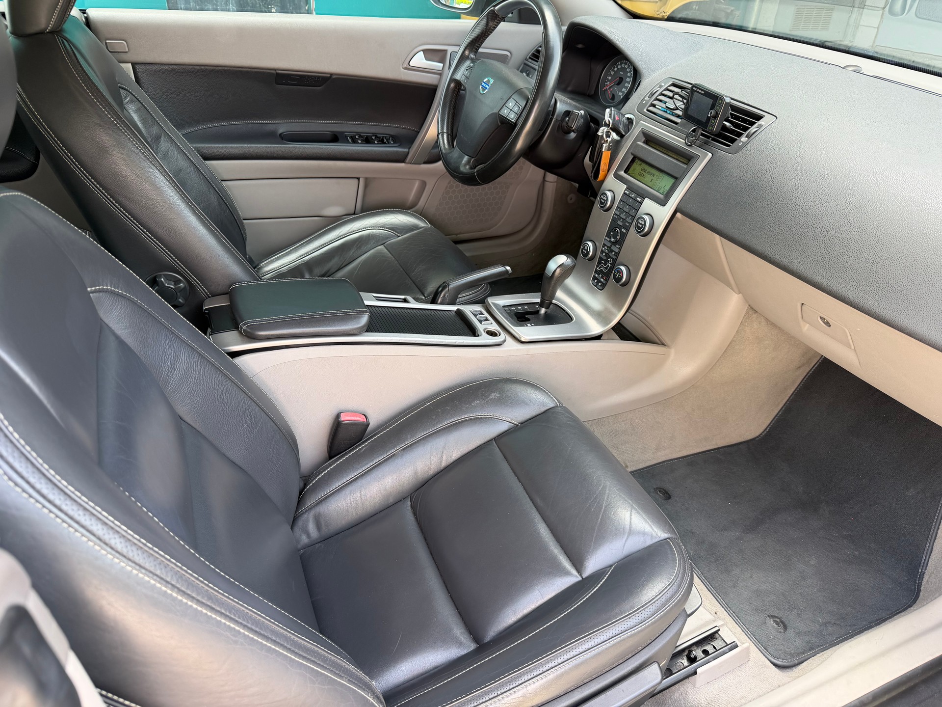 VOLVO C70 2.0D Summum Powershift-image-10