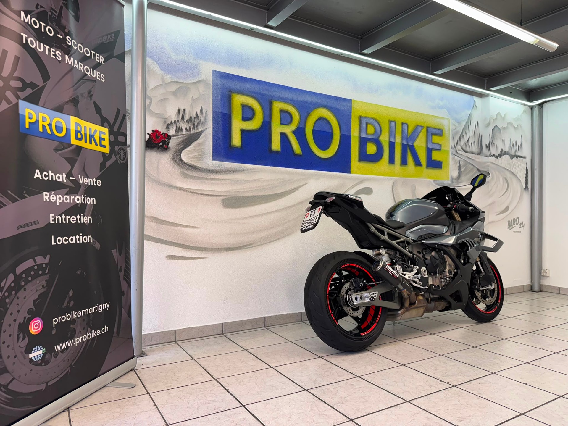 BMW S 1000 RR-showroom-element-2