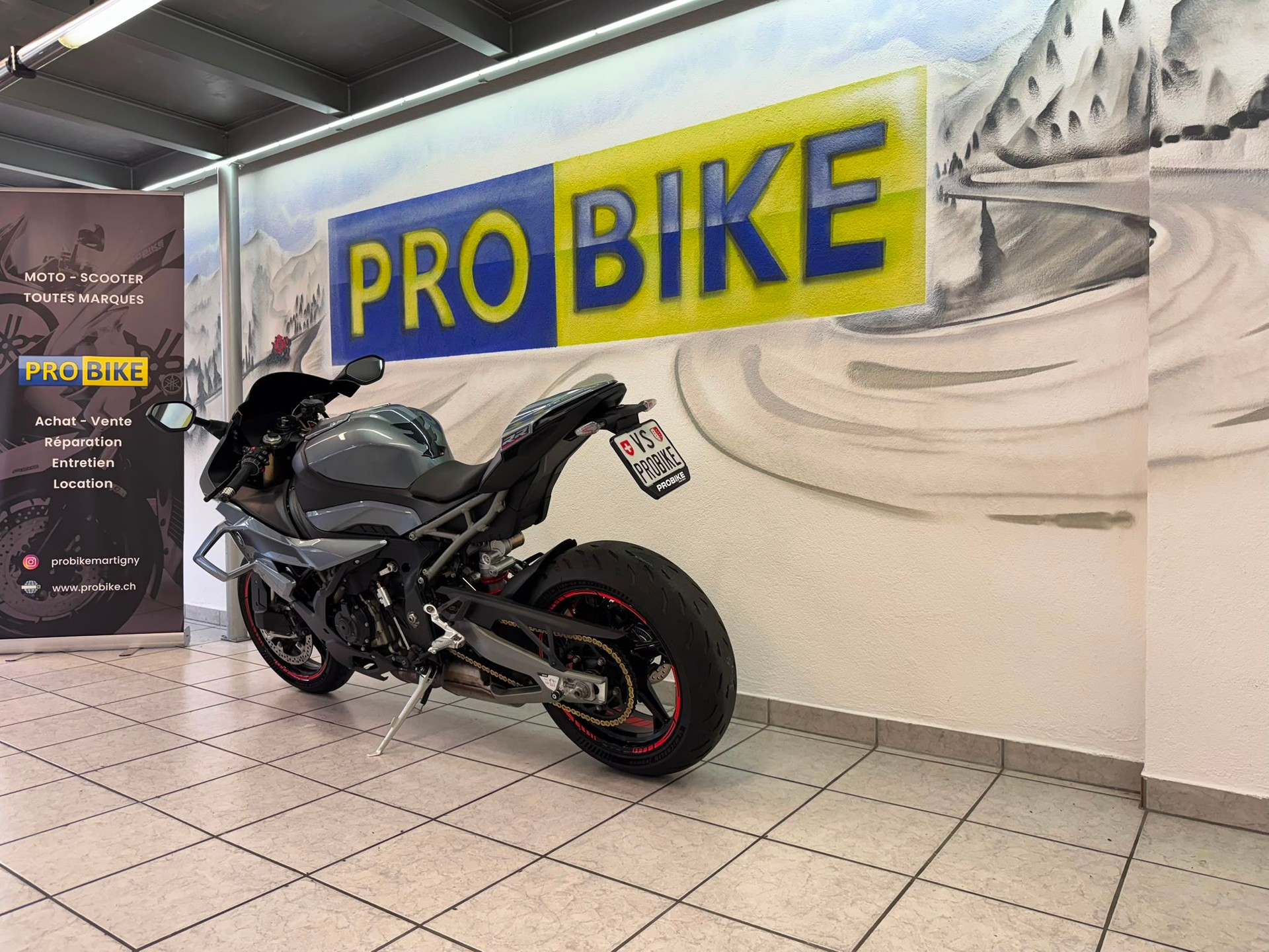BMW S 1000 RR-showroom-element-3