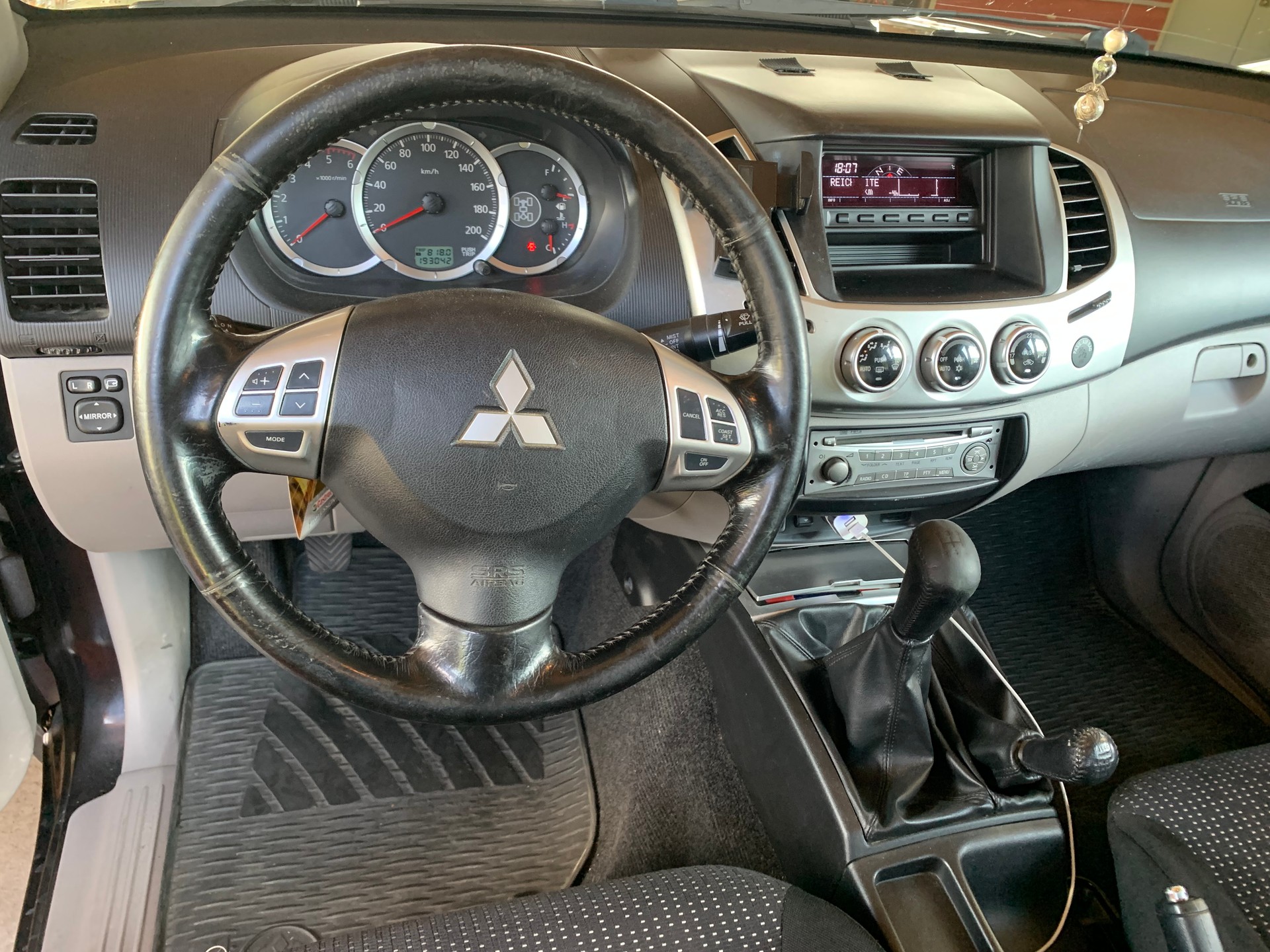 MITSUBISHI 4x4 2.5 DID-image-1