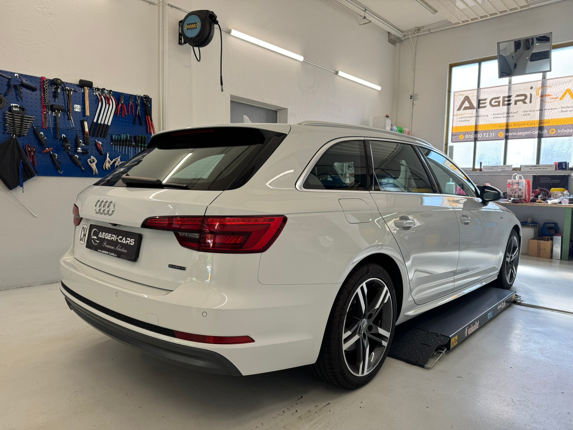 AUDI A4 Avant 2.0 TDI Sport quattro S-tronic-image-3