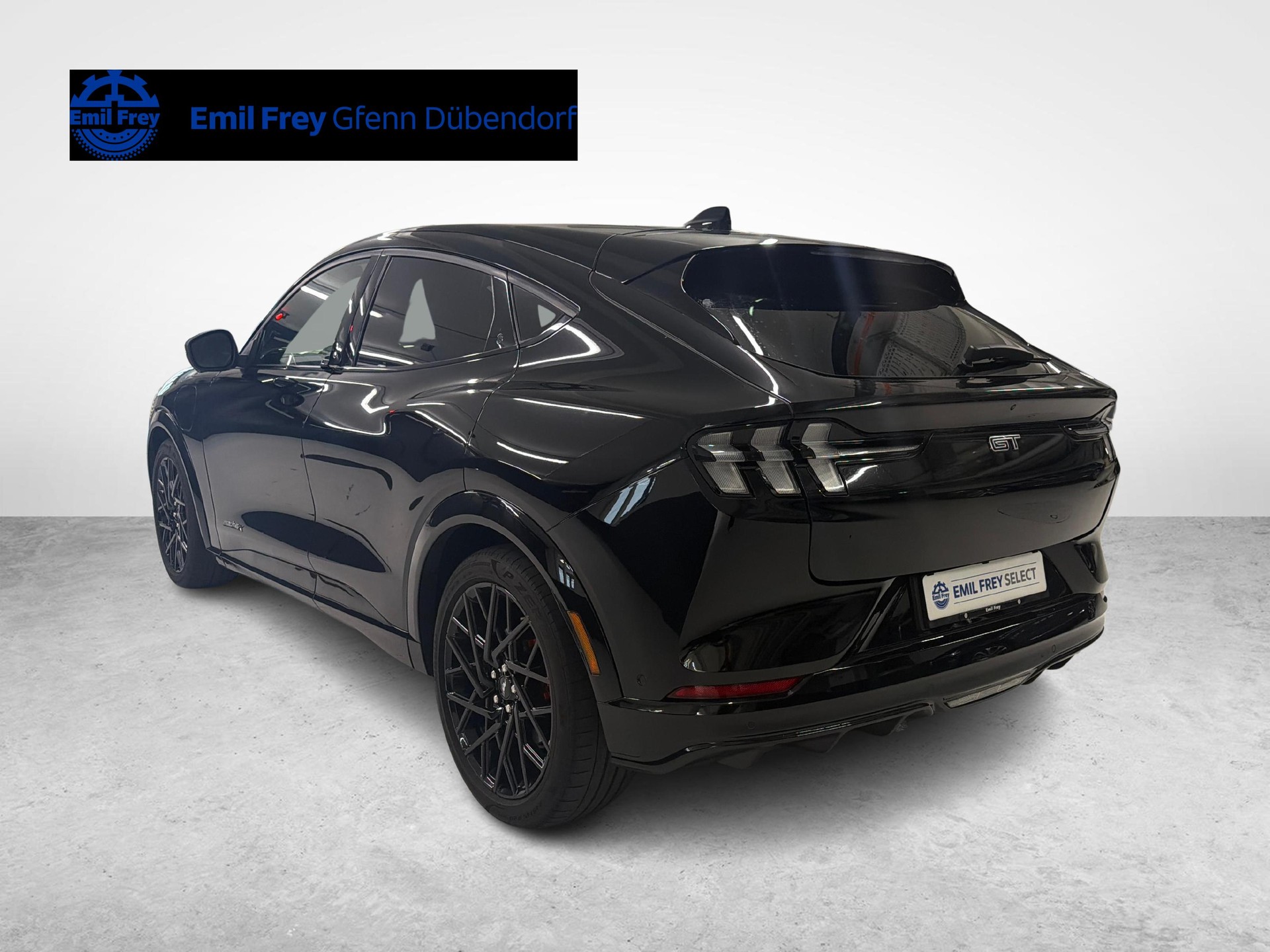 FORD Mustang Mach-E Extended GT AWD-image-2