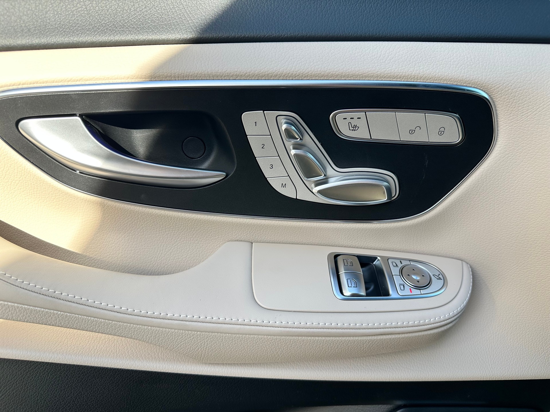 MERCEDES-BENZ V 300 d Exclusive extra lang 4Matic-image-14