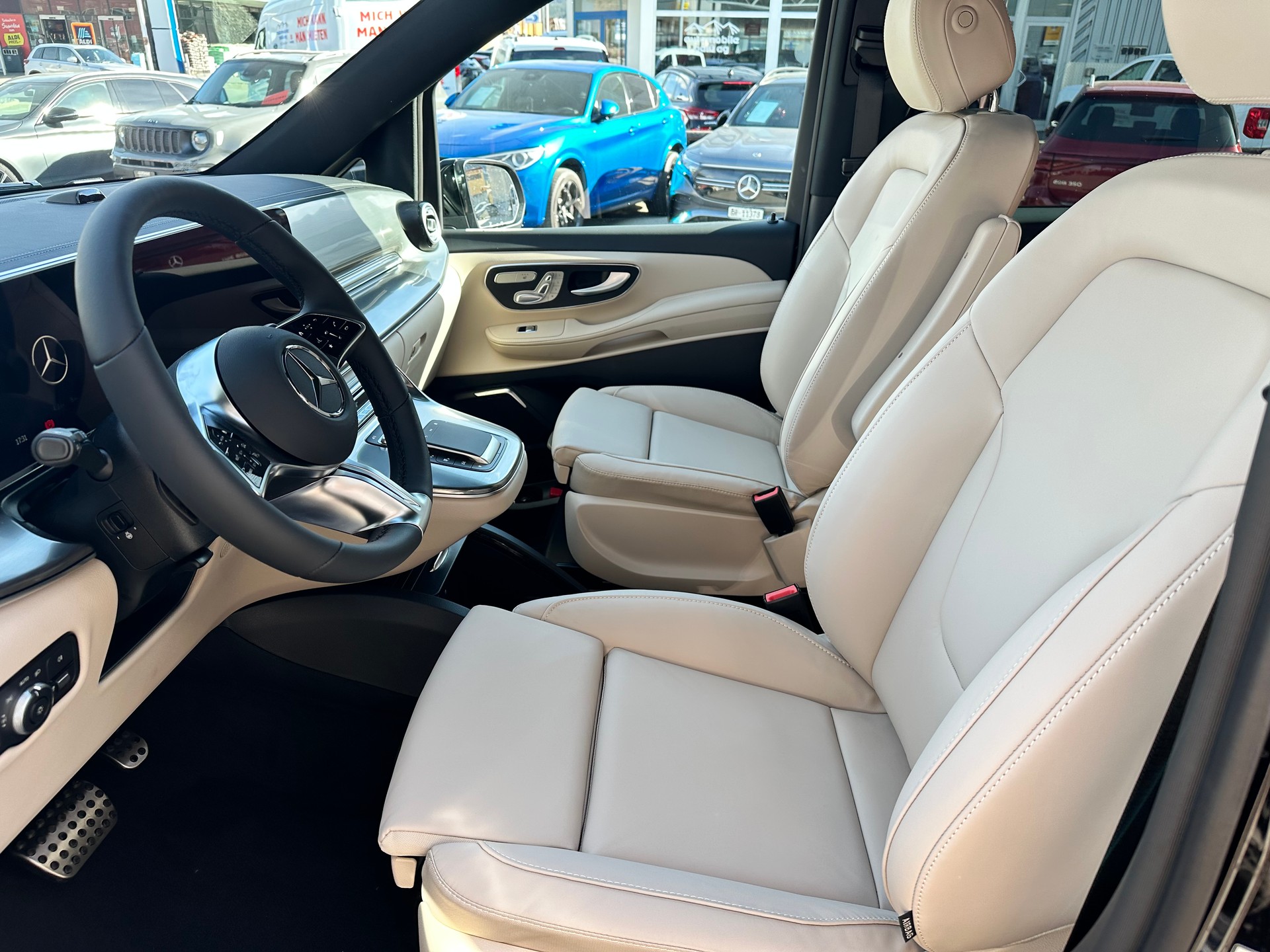 MERCEDES-BENZ V 300 d Exclusive extra lang 4Matic-image-10