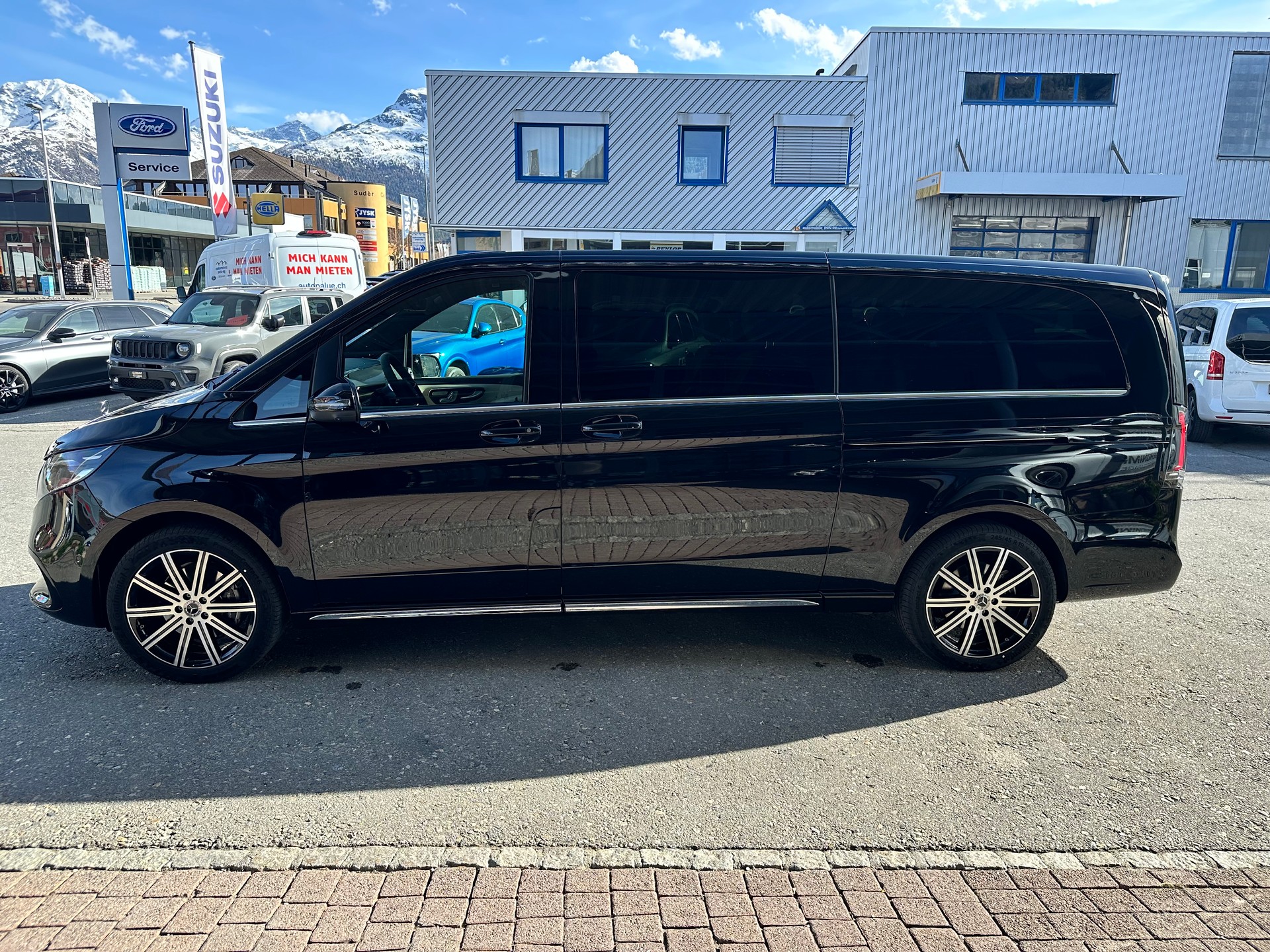 MERCEDES-BENZ V 300 d Exclusive extra lang 4Matic-image-5