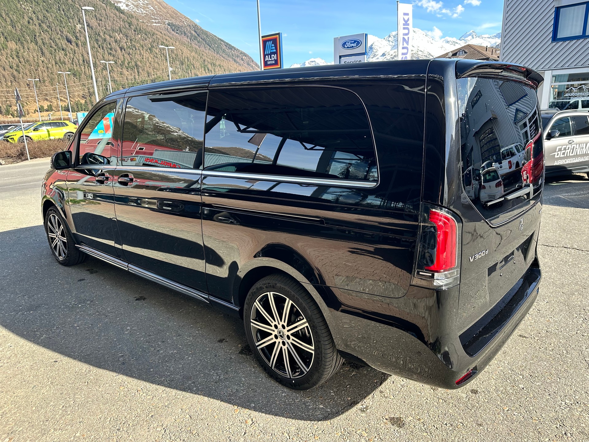 MERCEDES-BENZ V 300 d Exclusive extra lang 4Matic-image-6