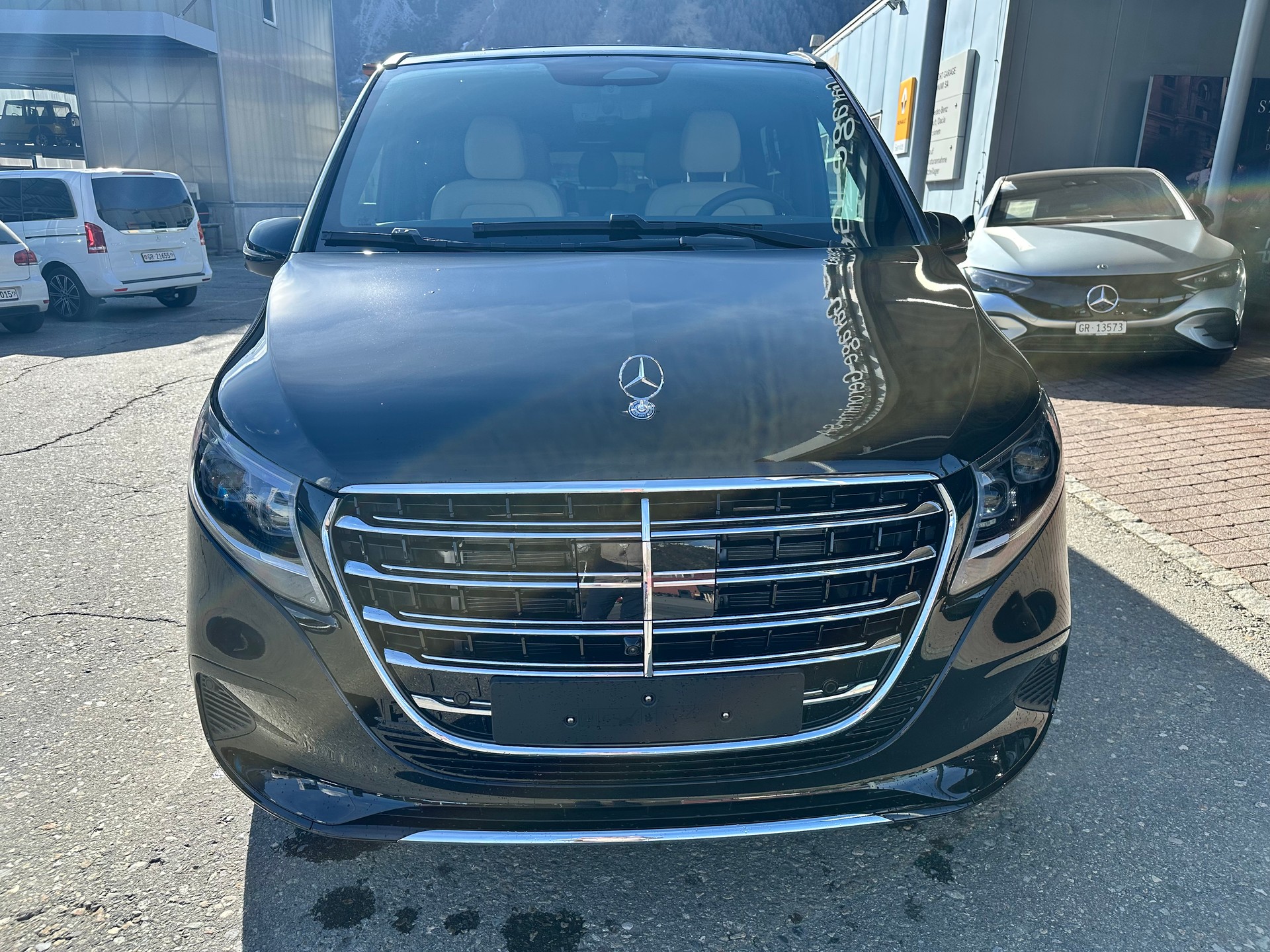 MERCEDES-BENZ V 300 d Exclusive extra lang 4Matic-image-3