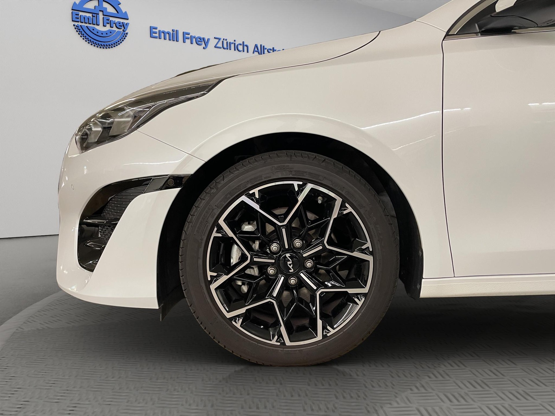 KIA Ceed SW 1.5 T-GDi MHEV GT-Line-image-11