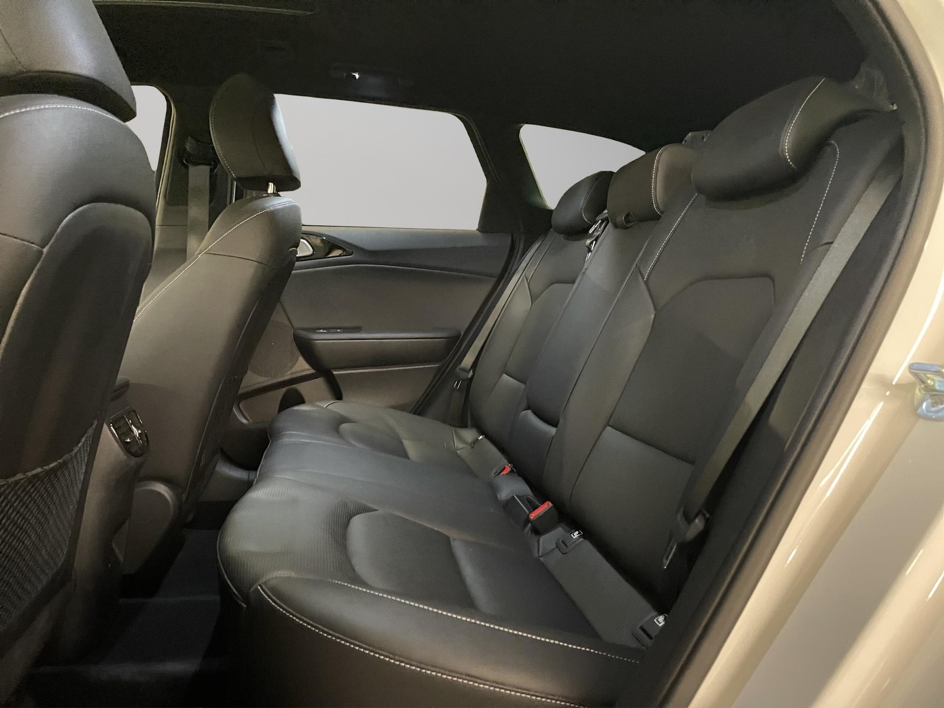 KIA Ceed SW 1.5 T-GDi MHEV GT-Line-image-8