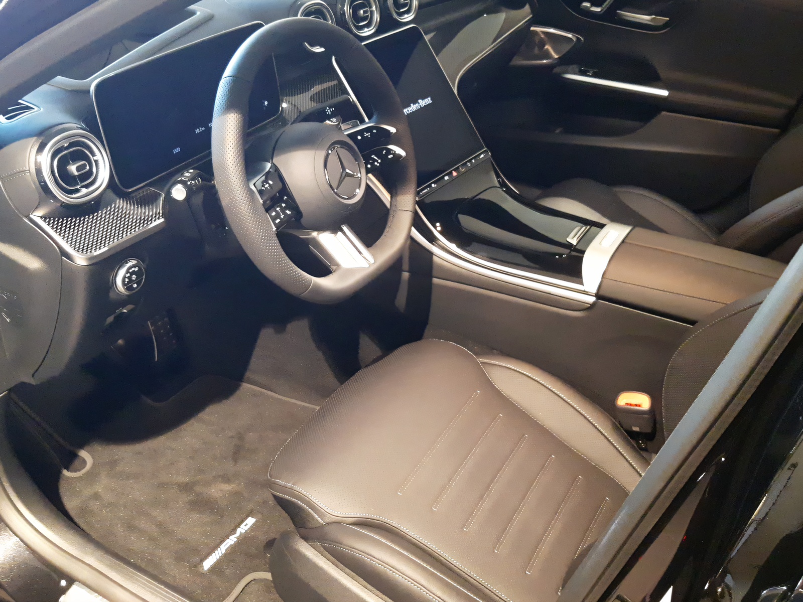 MERCEDES-BENZ C 220 d 4Matic T-Modell Swiss Star-image-5