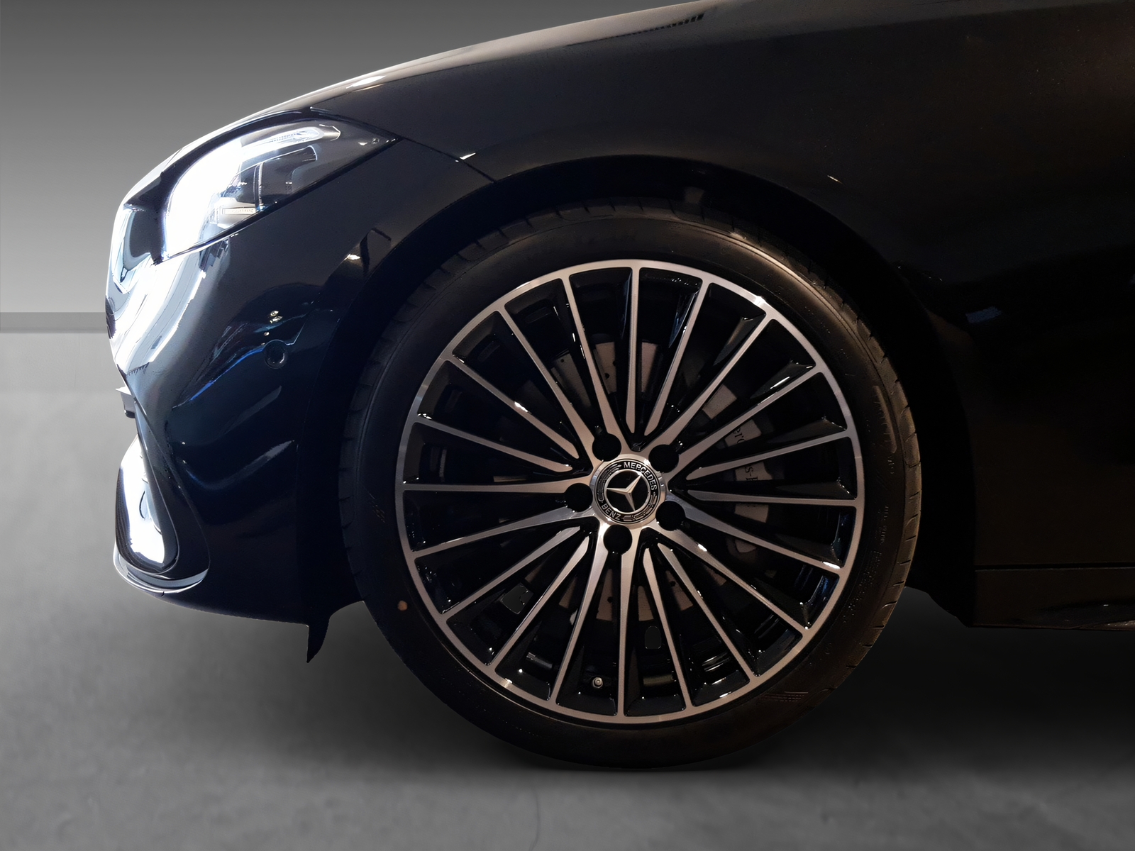 MERCEDES-BENZ C 220 d 4Matic T-Modell Swiss Star-image-4