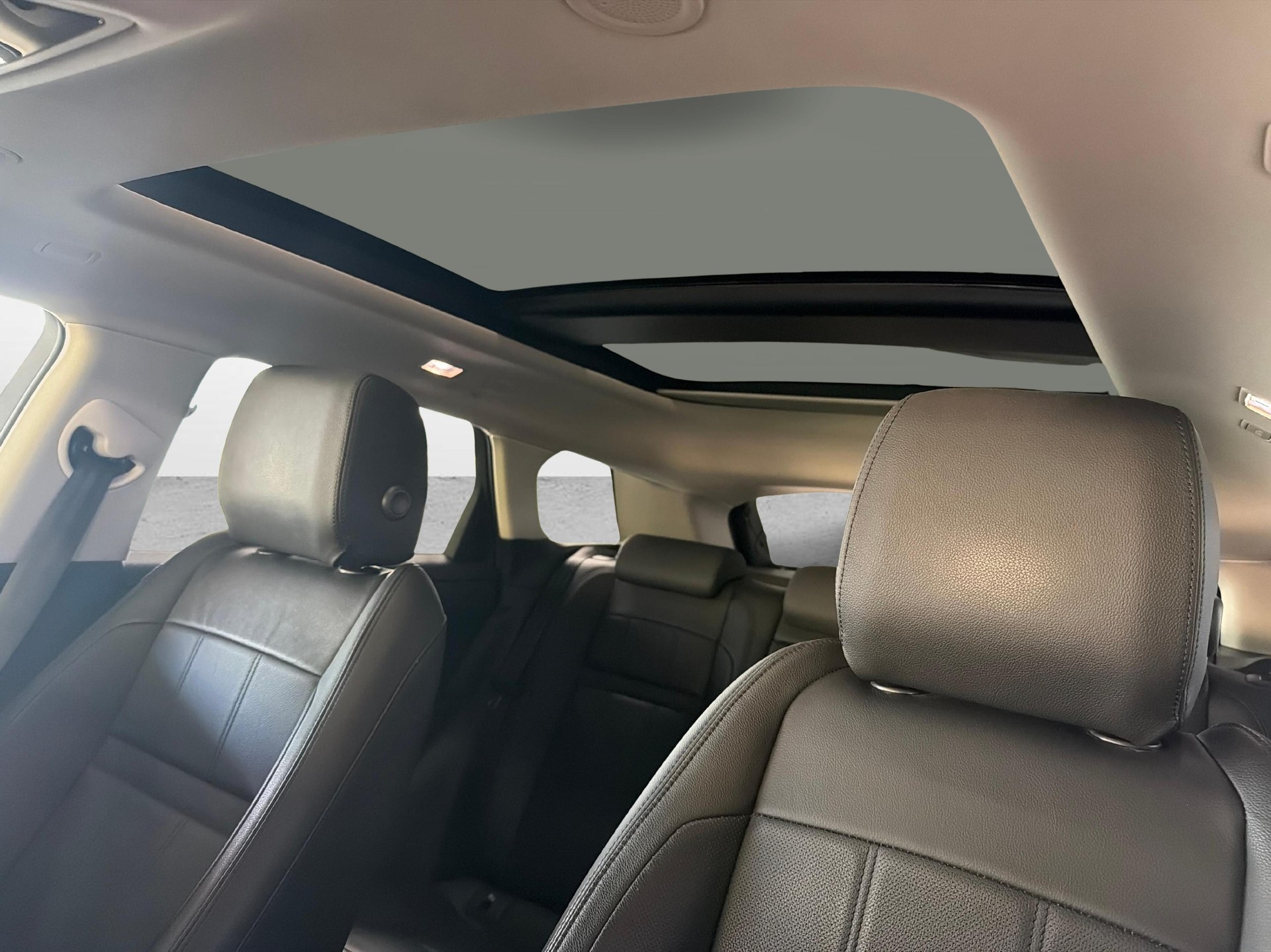LAND ROVER Range Rover Evoque 2.0 T SE mit Panorama Schiebedach-image-17