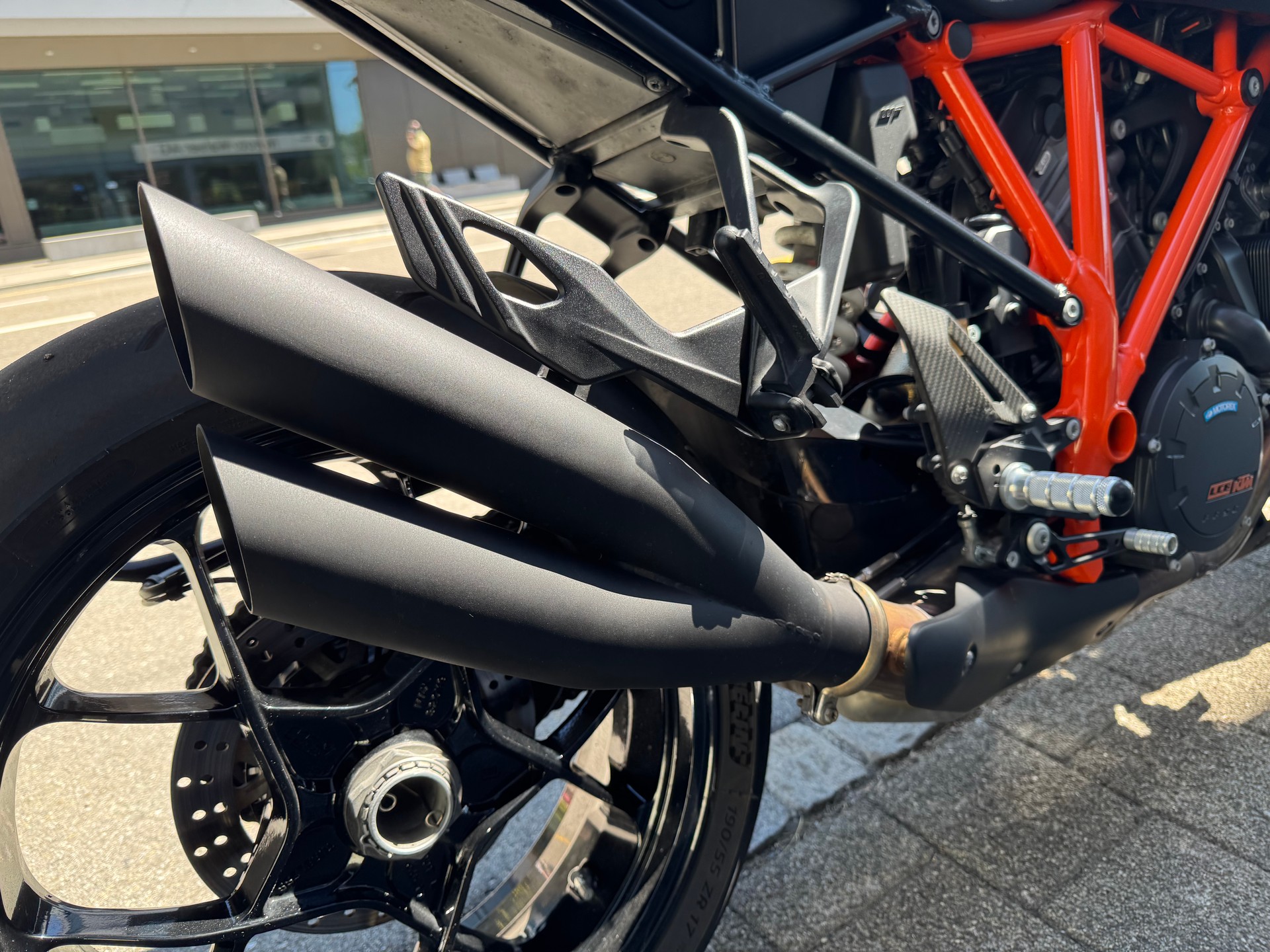 KTM 1290 Super Duke GT-image-4
