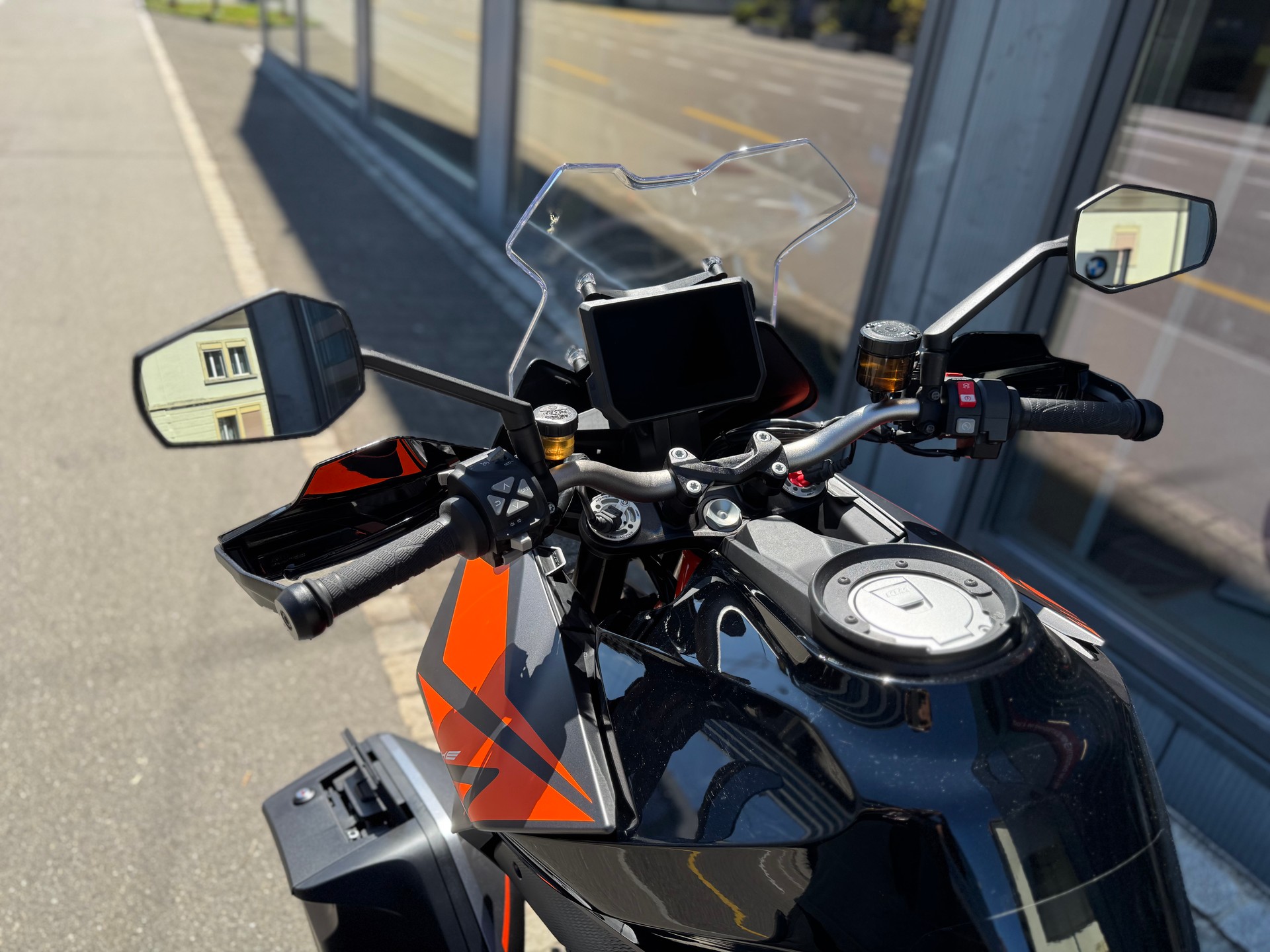KTM 1290 Super Duke GT-image-6
