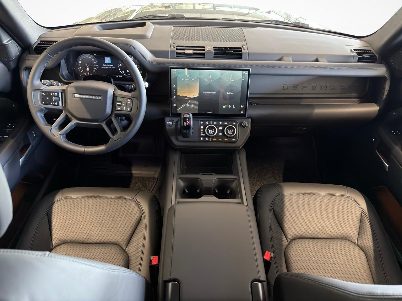 LAND ROVER Defender 110 3.0 D I6 350 X-Dynamic HSE-image-3