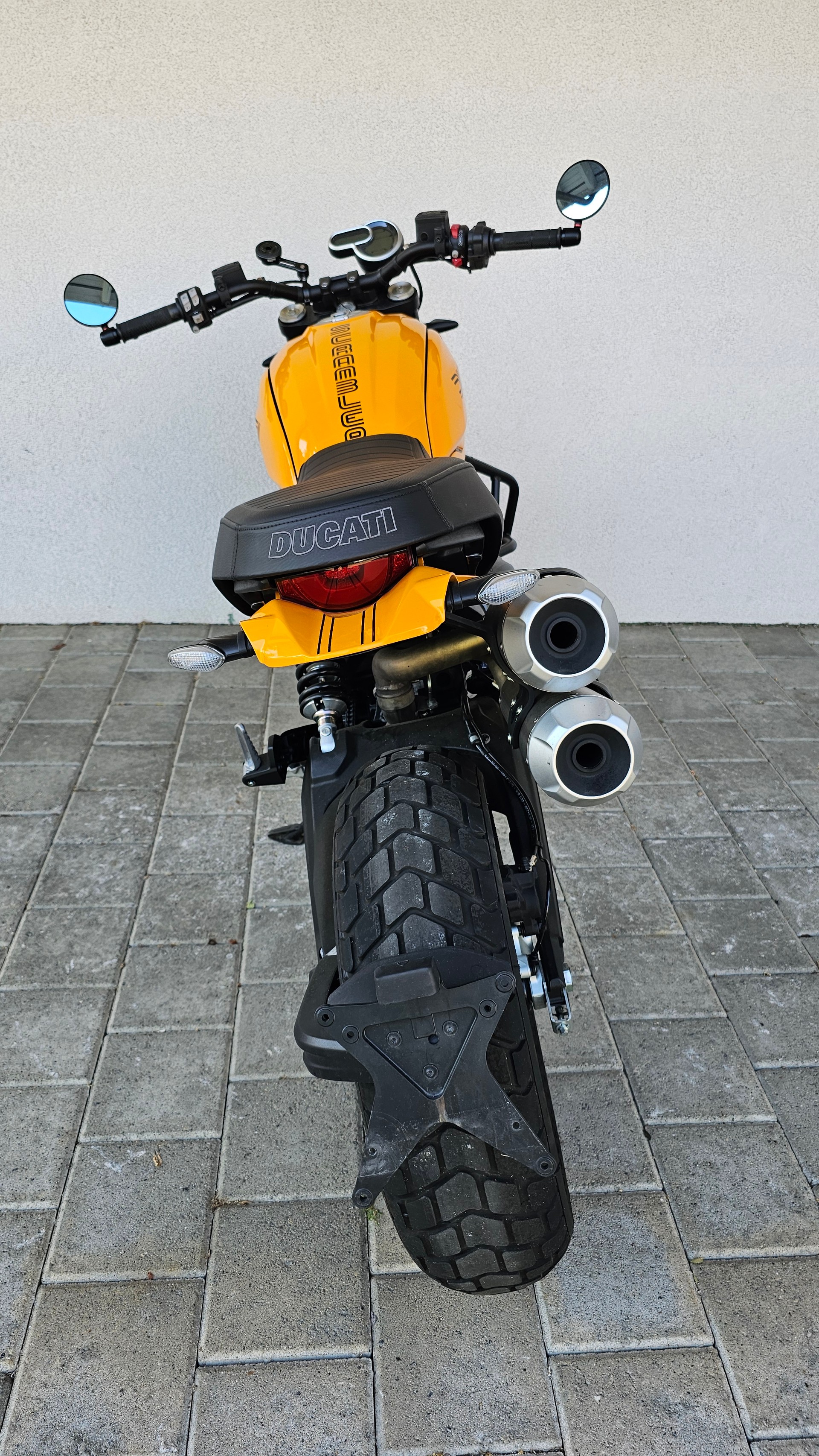 DUCATI Scrambler 1100 Tribute Pro (35kW)-showroom-element-3