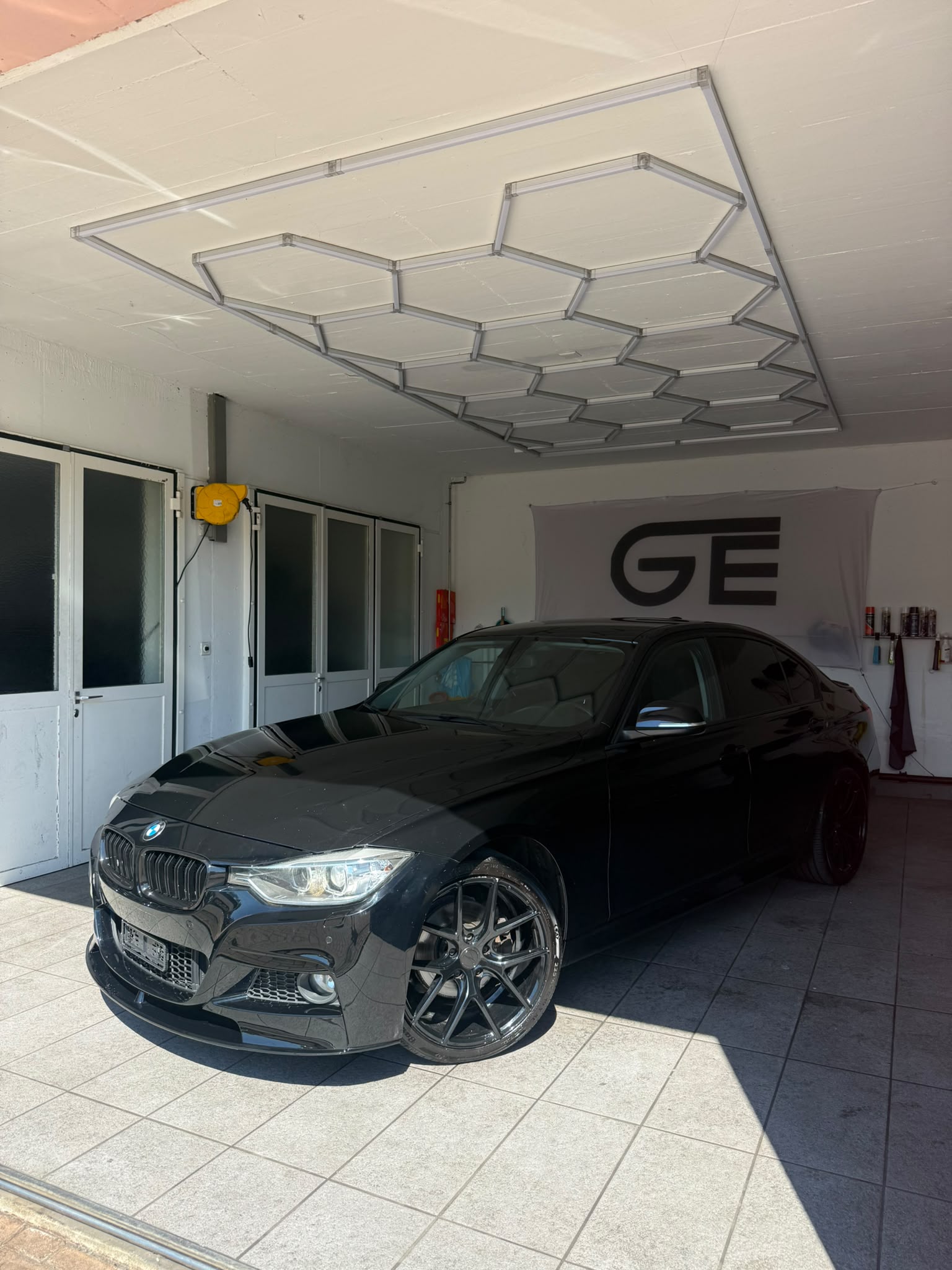 BMW 320d Sport Line Steptronic-image-0
