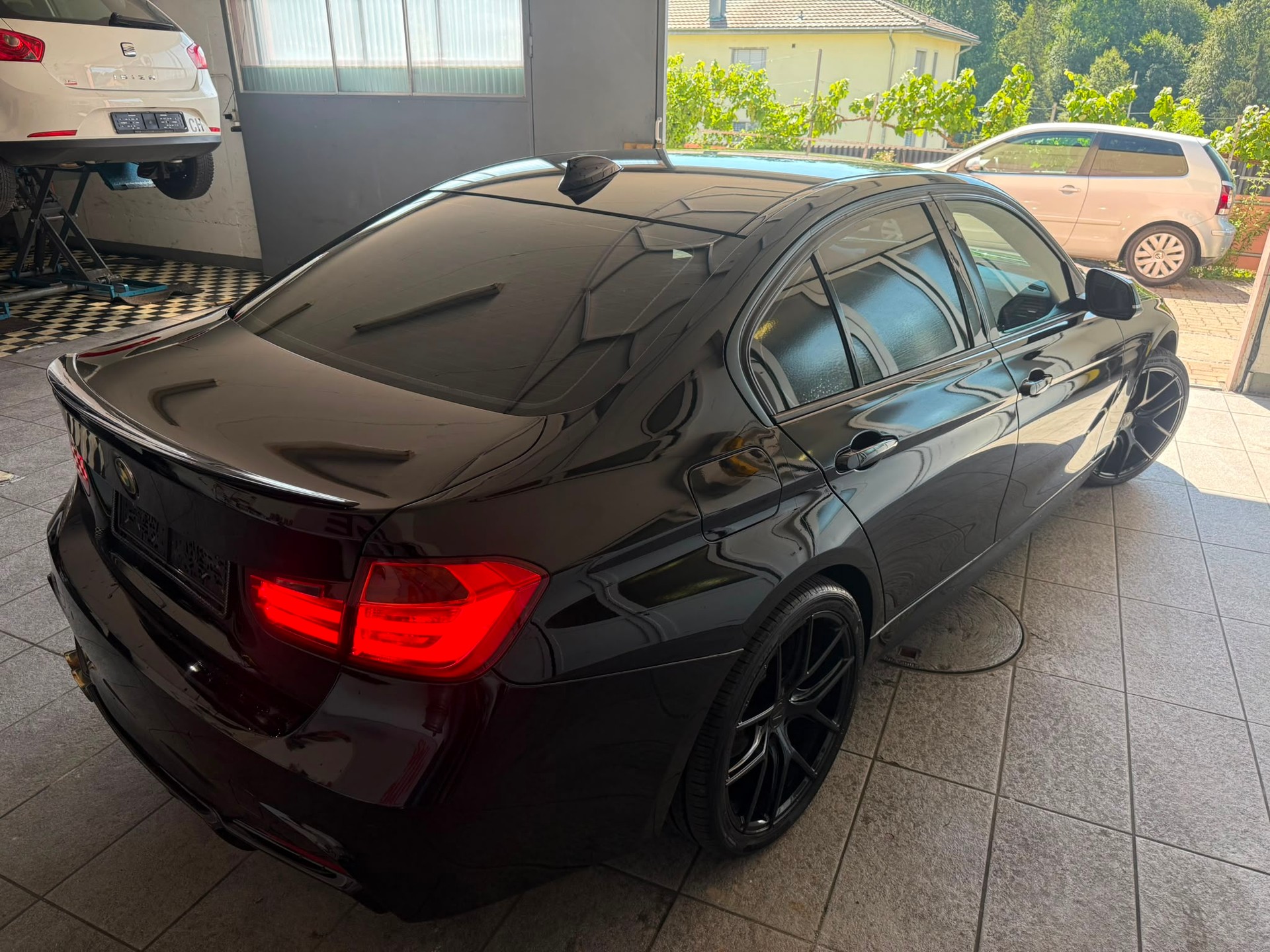 BMW 320d Sport Line Steptronic-image-2