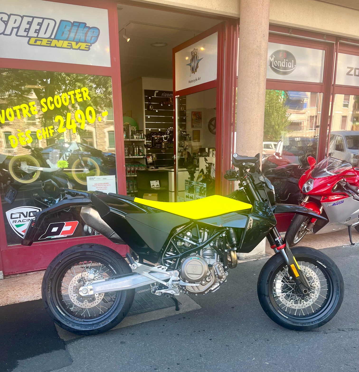 HUSQVARNA 701 Supermoto