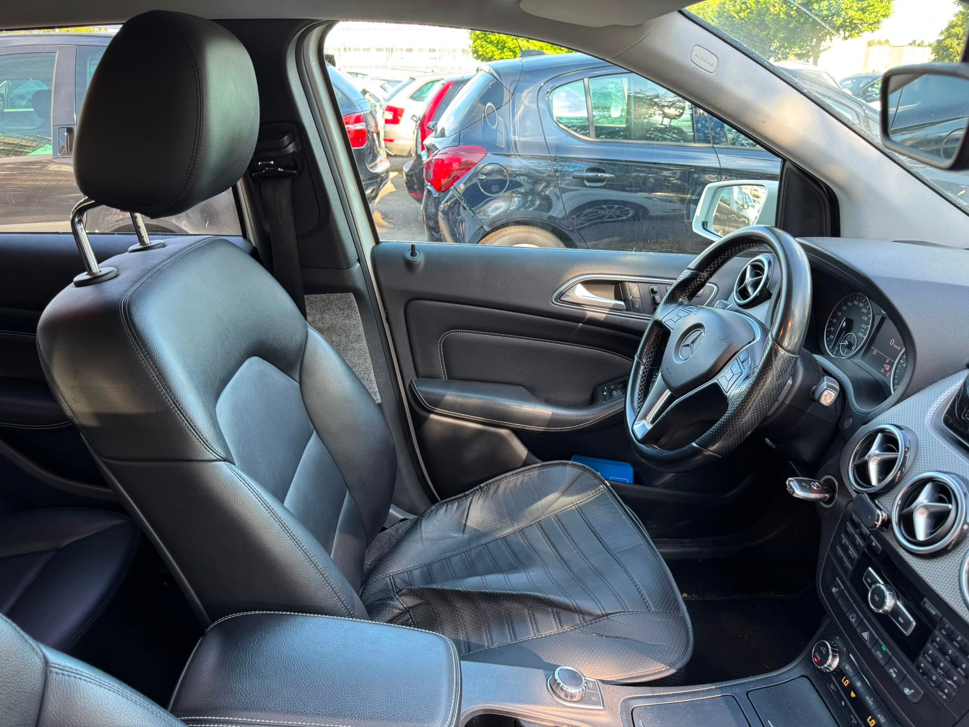MERCEDES-BENZ B 180 CDI 7G-DCT-image-9