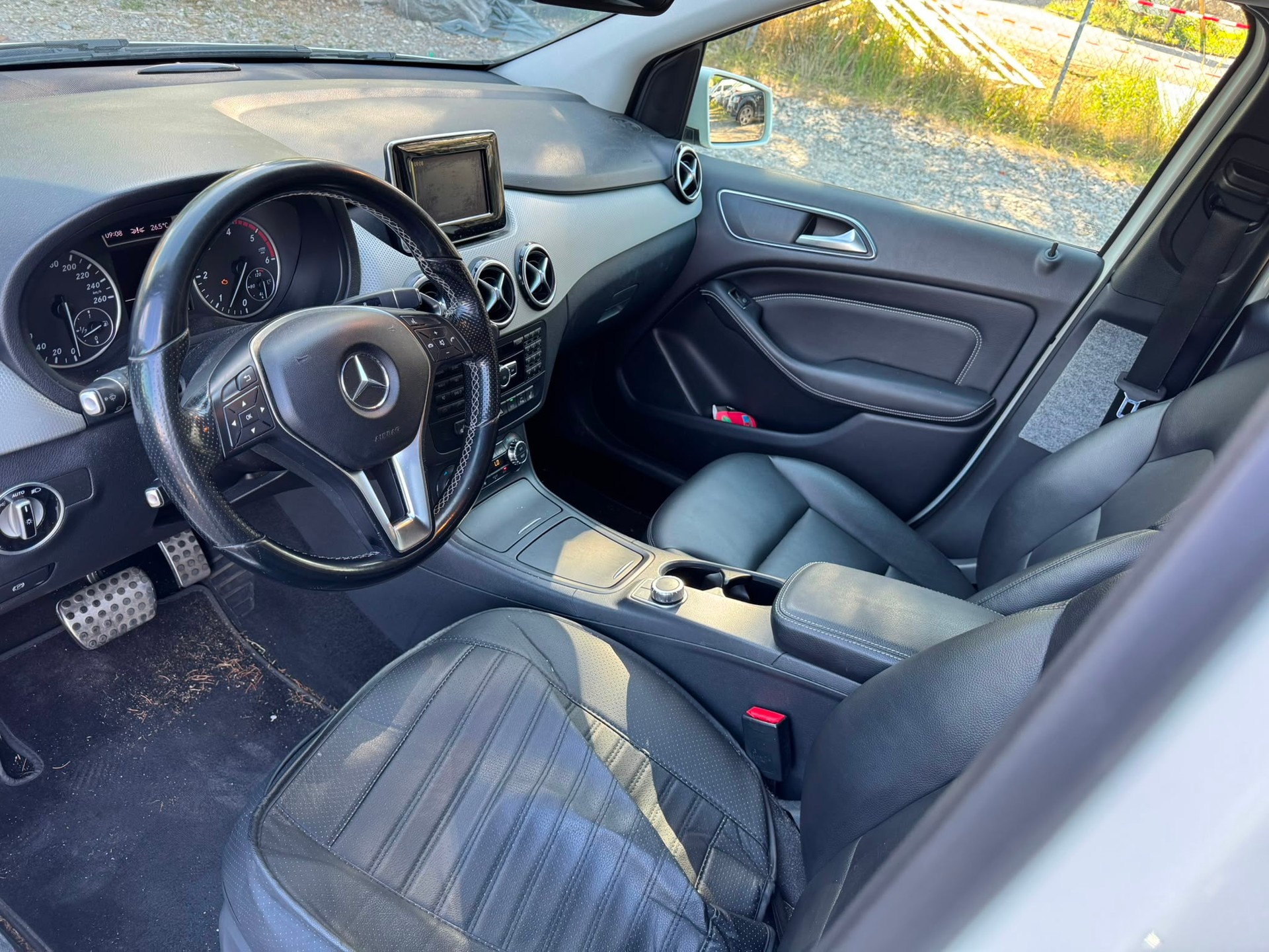 MERCEDES-BENZ B 180 CDI 7G-DCT-image-11