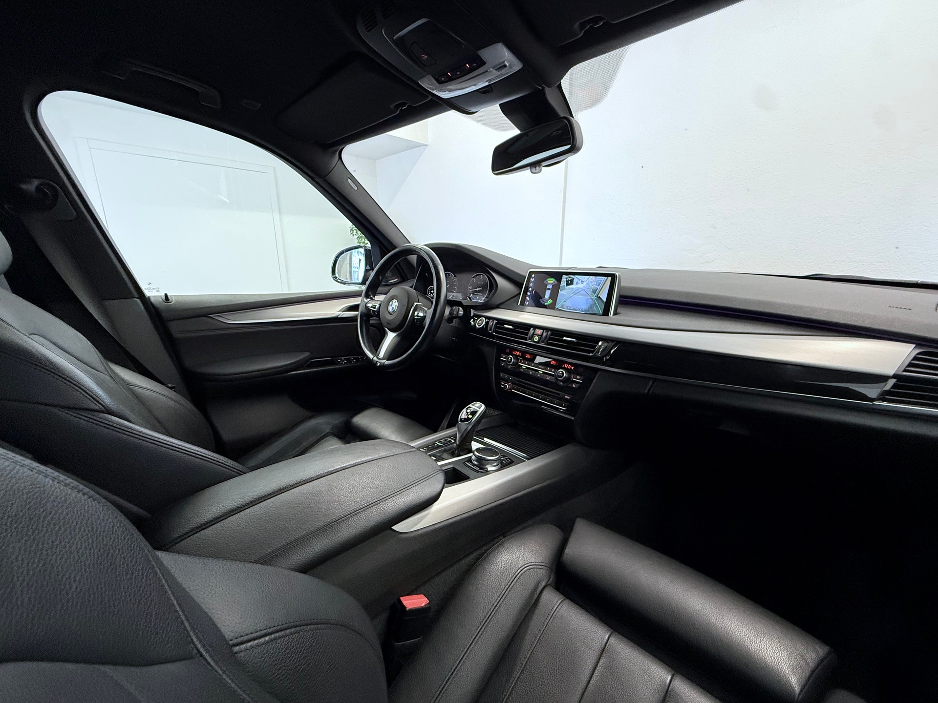 BMW X5 xDrive M50d Steptronic-image-25