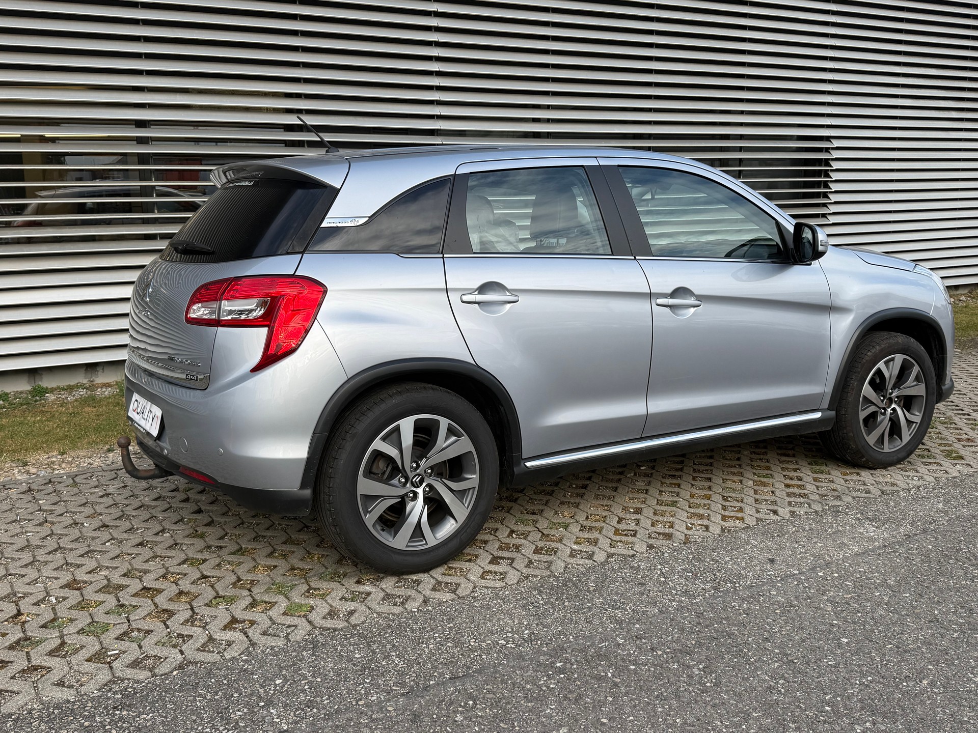 CITROEN C4 Aircross 1.6 HDi Exclusive 4WD-image-2